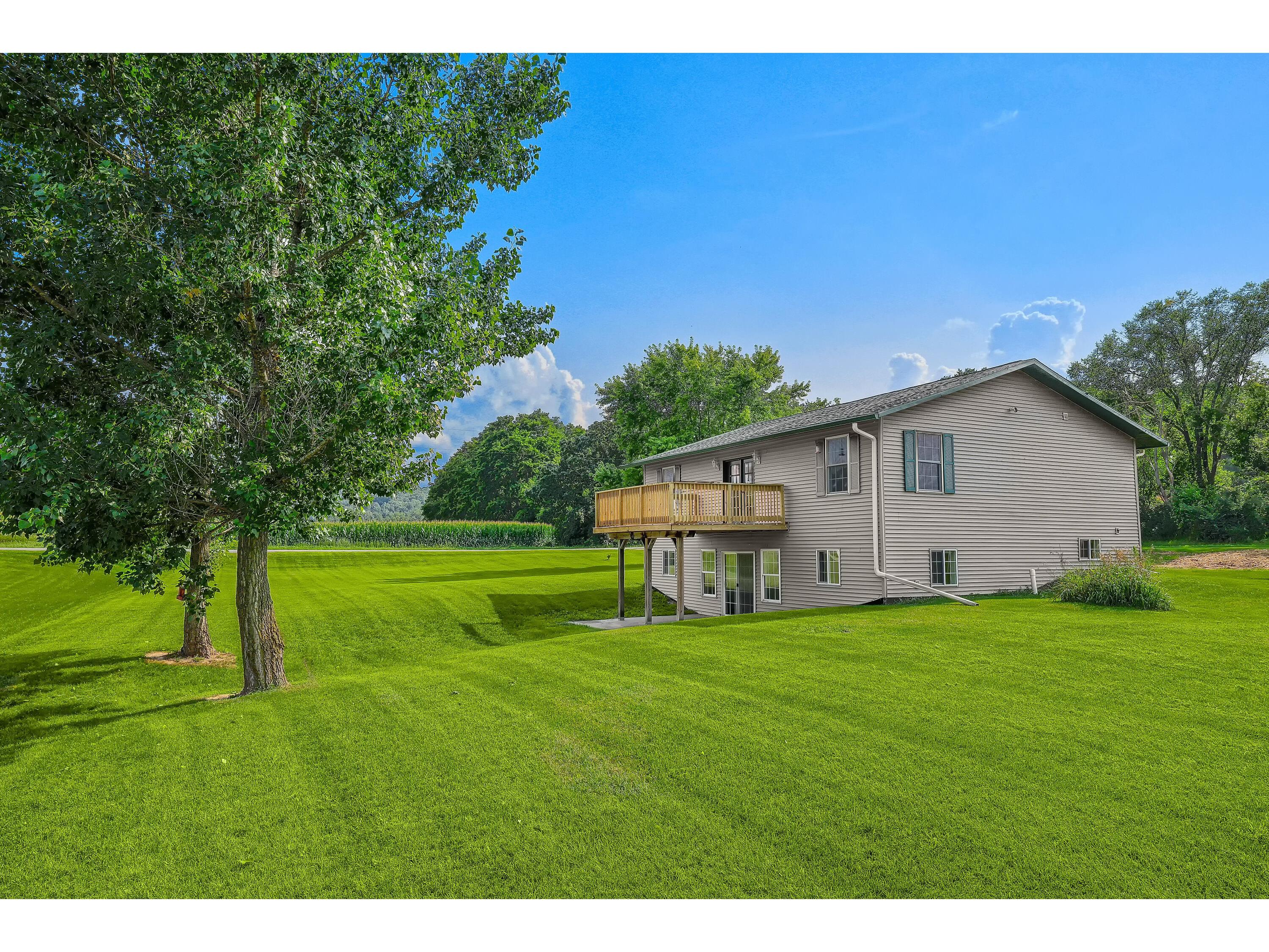 W3612 County Road Q Farmington WI 54644 1885094 image1