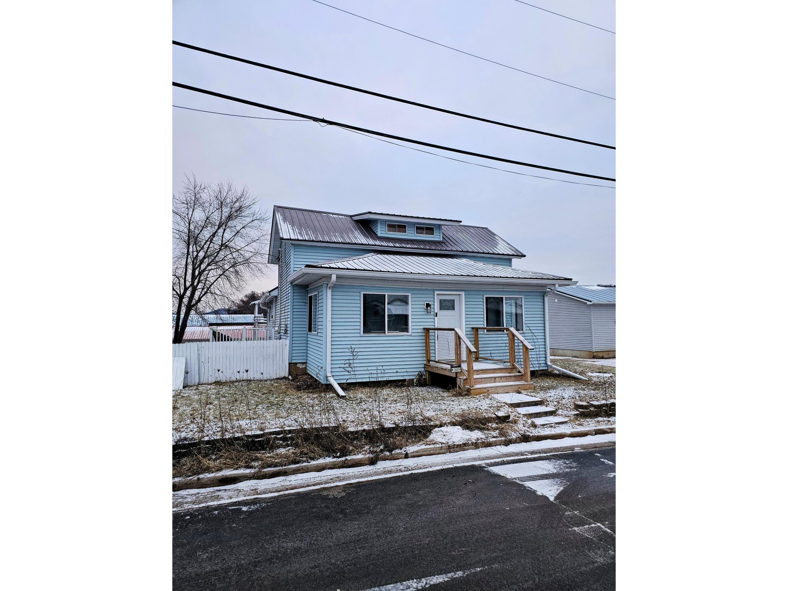 W3889 County Road De Farmington WI 54644 1904888 image1