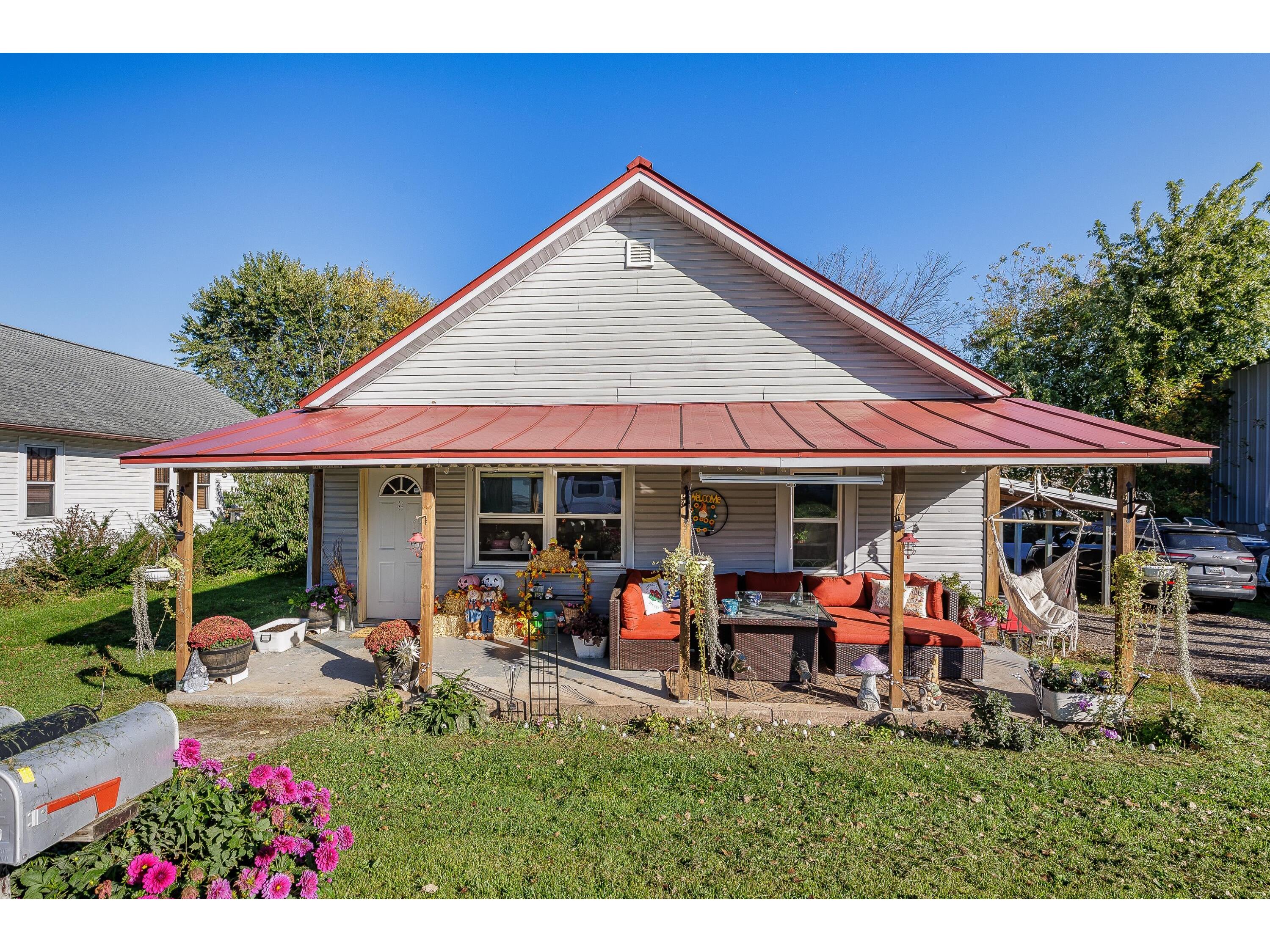 W3914 County Road D Farmington WI 54644 1938357 image1