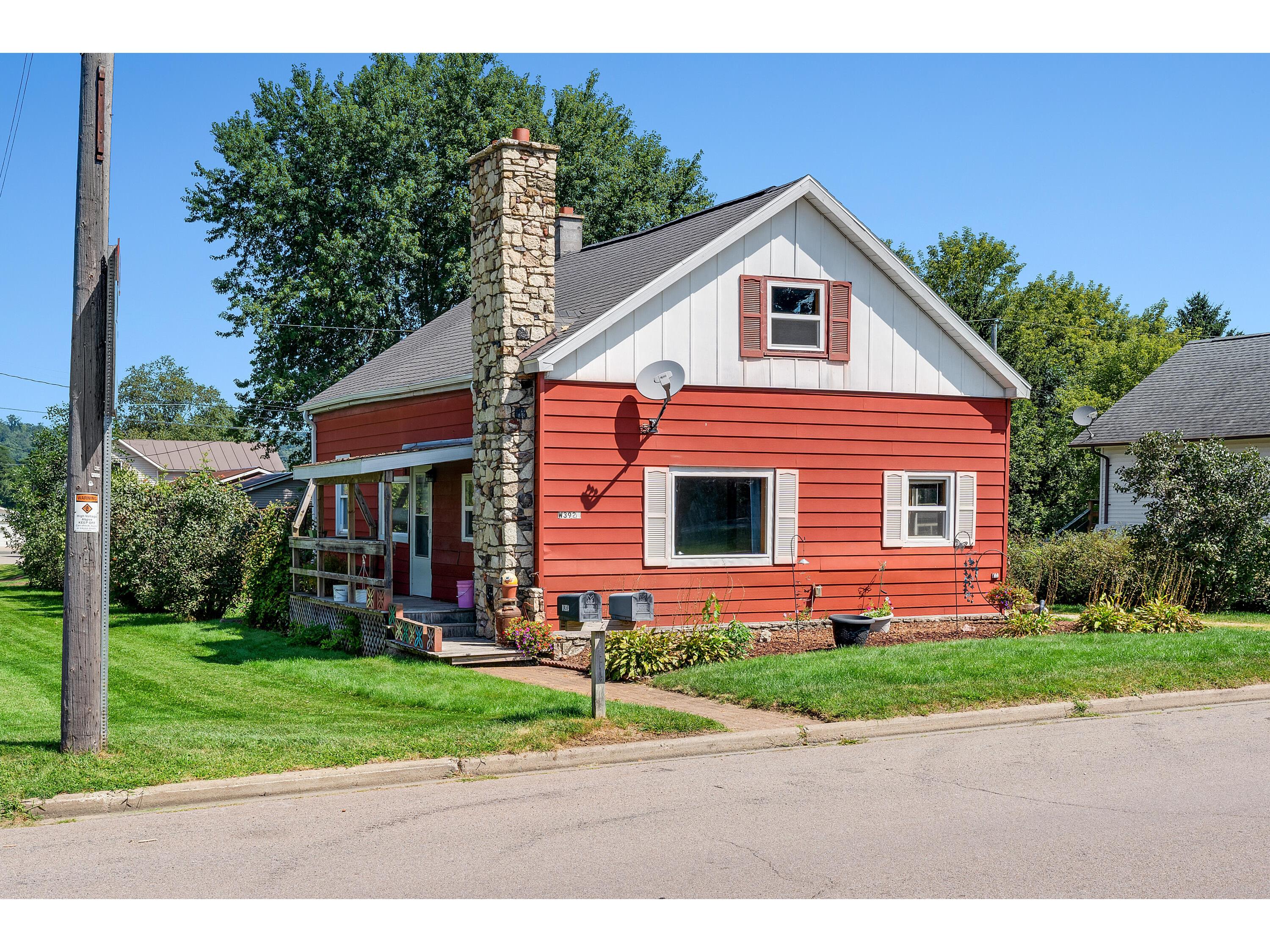 W3924 County Road D Farmington WI 54644 1888031 image1