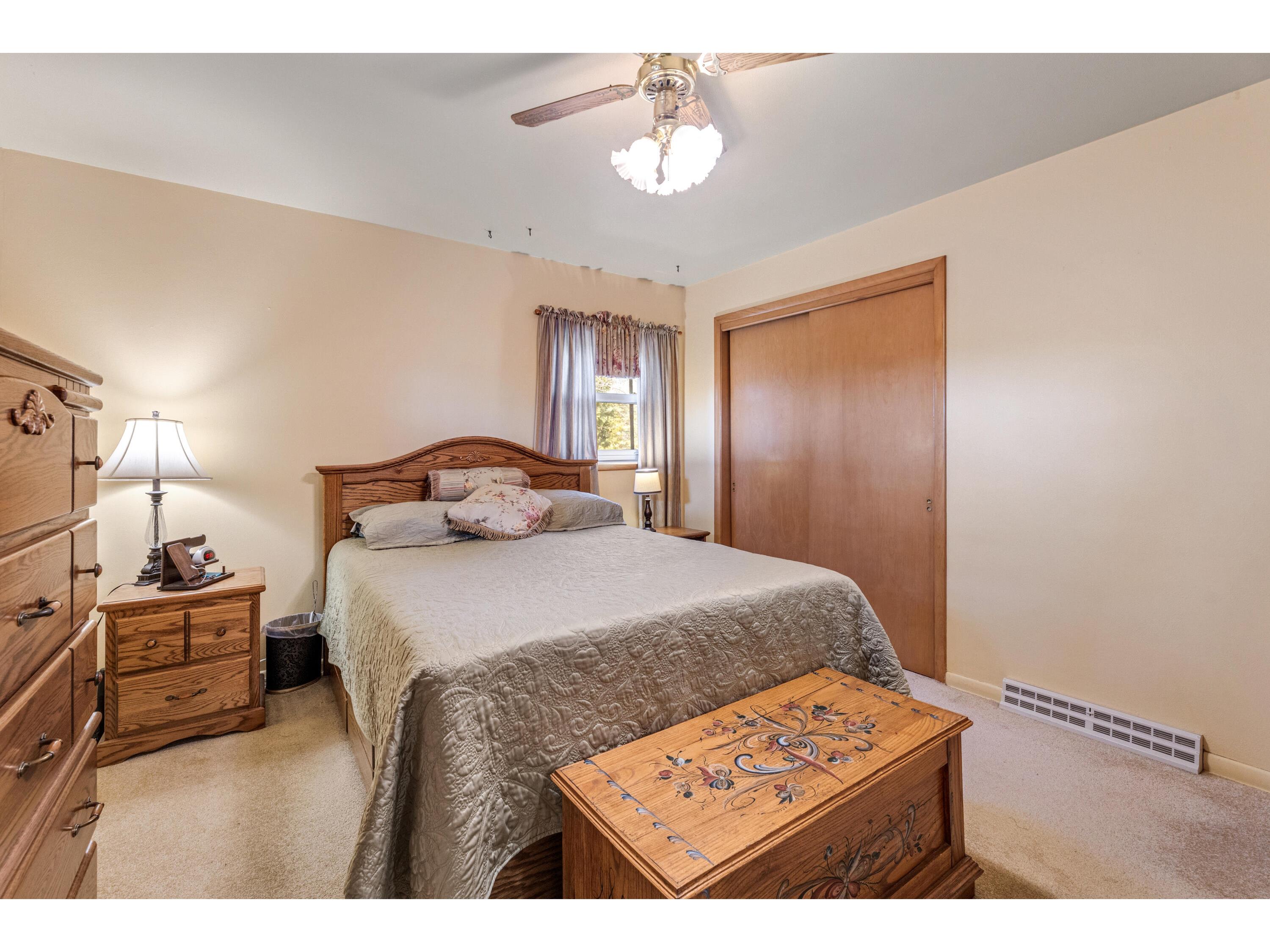 W394 Bluff Siding Buffalo WI 54629 1954647 image16