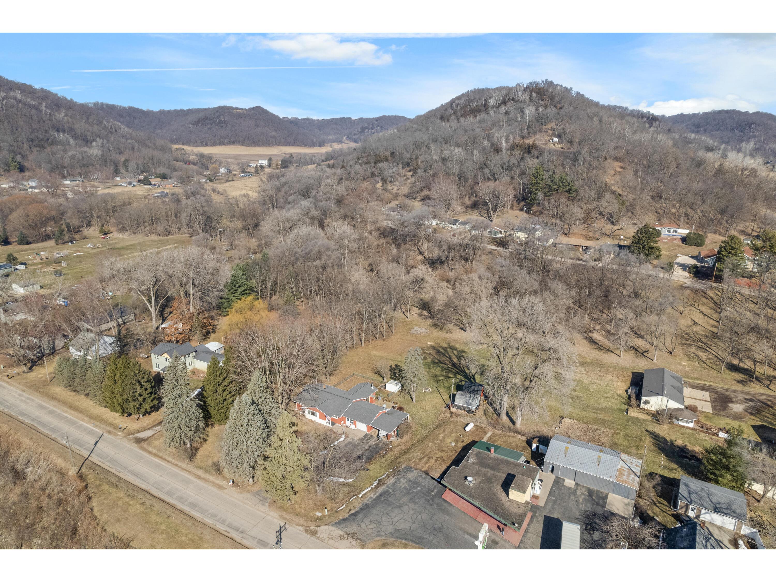 W394 Bluff Siding Buffalo WI 54629 1954647 image2