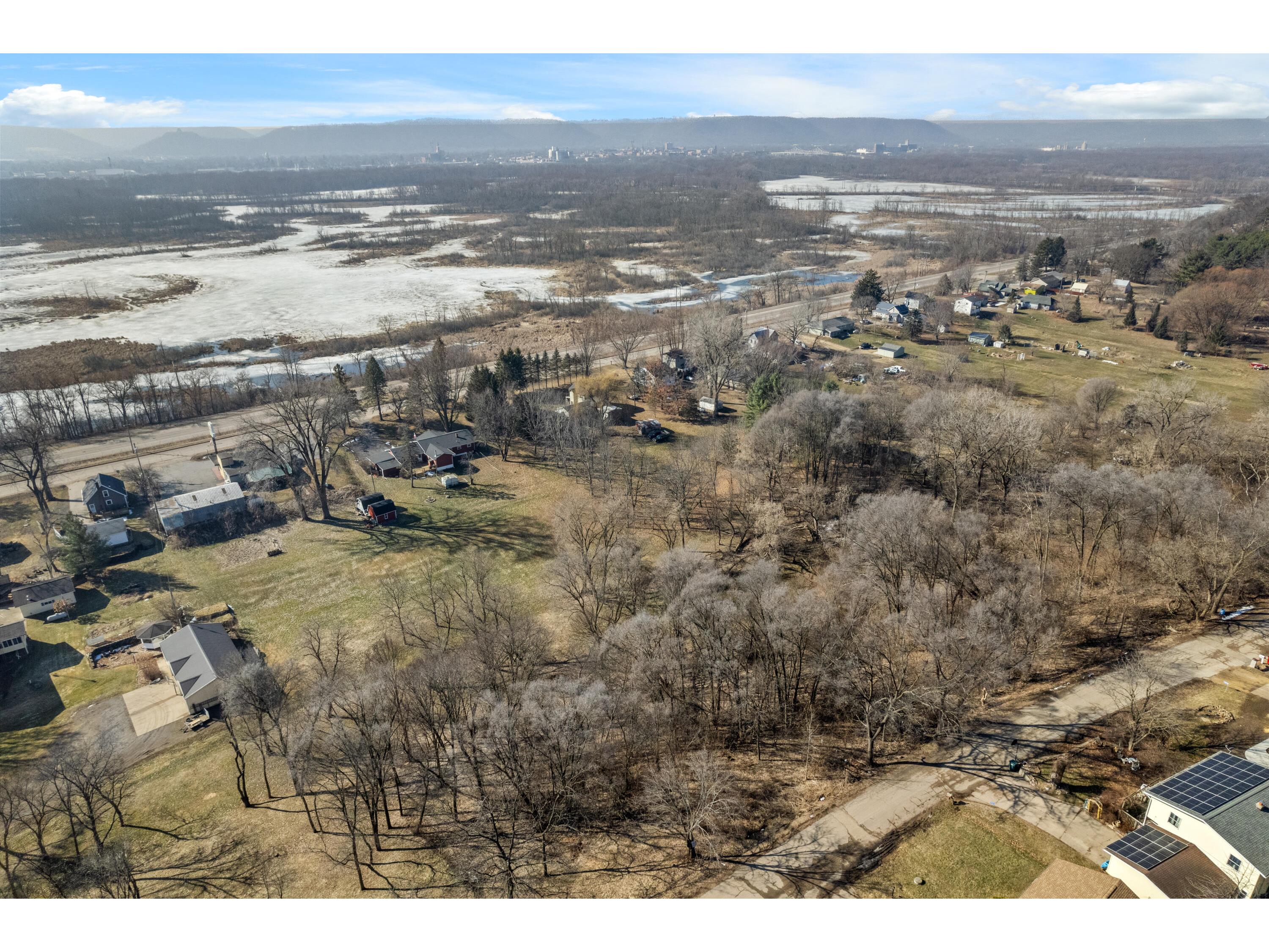 W394 Bluff Siding Buffalo WI 54629 1954647 image33