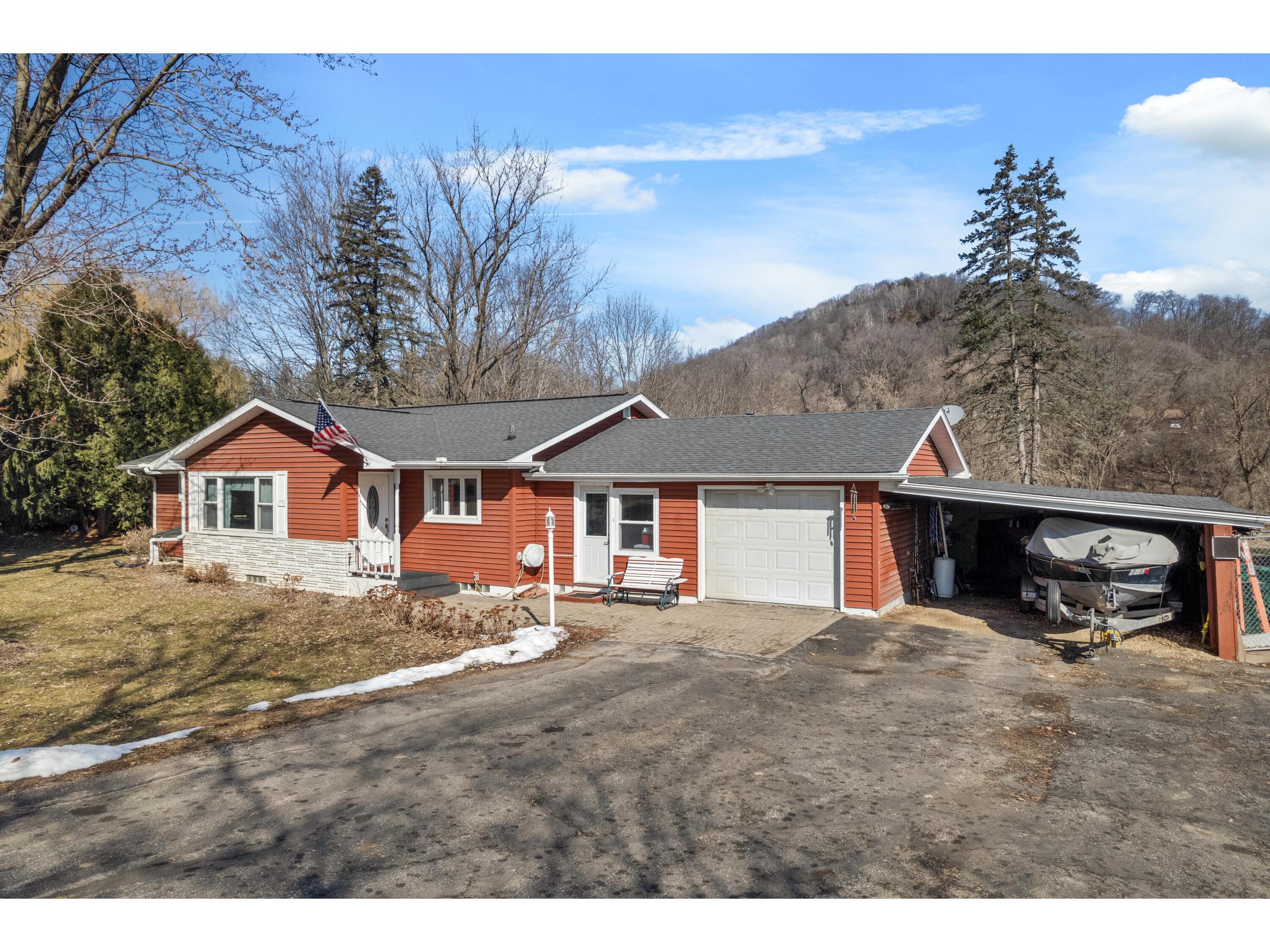 W394 Bluff Siding Buffalo WI 54629 1954647 image36