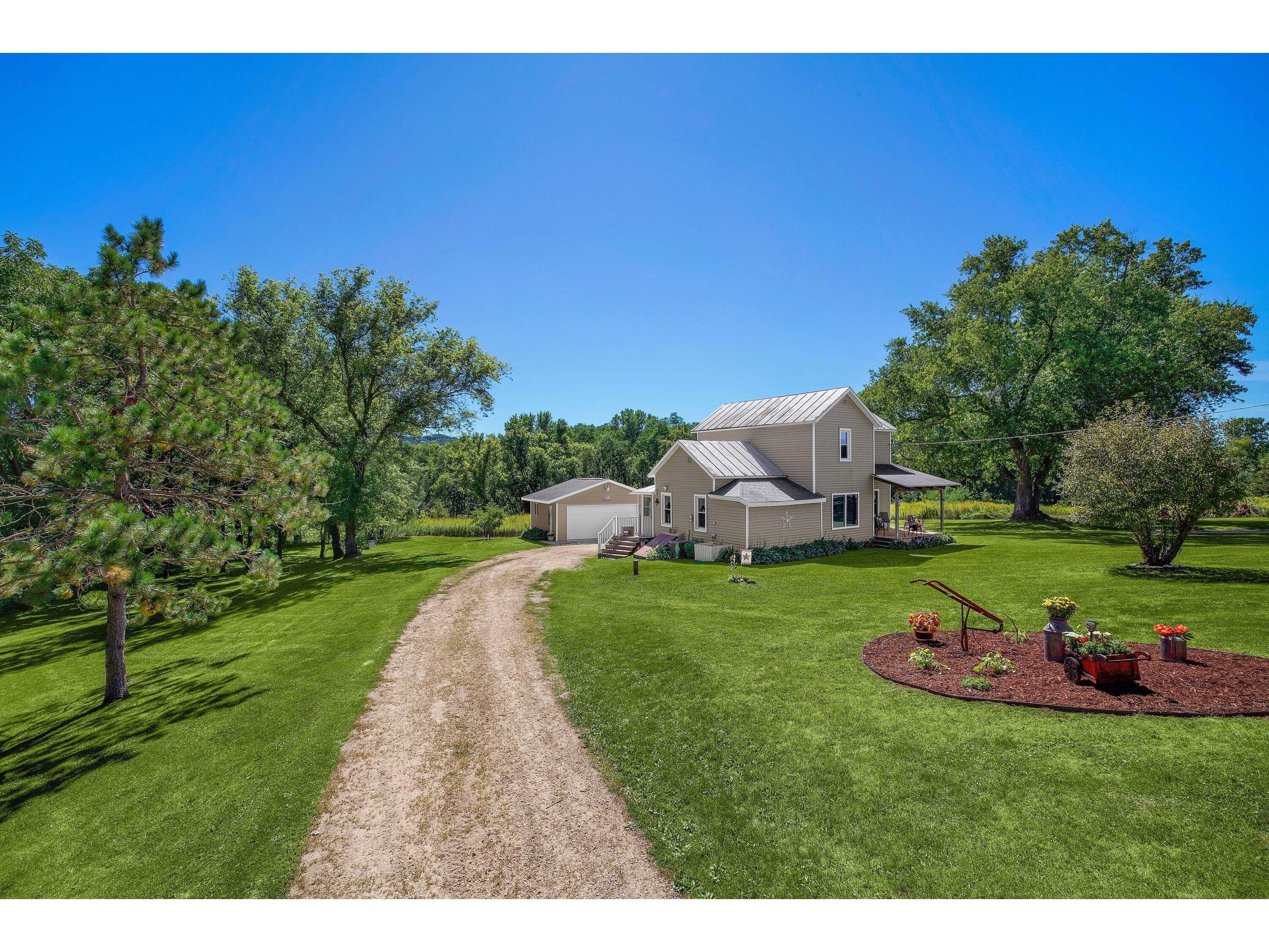 W4217 County Road T Farmington WI 54644 1845477 image1