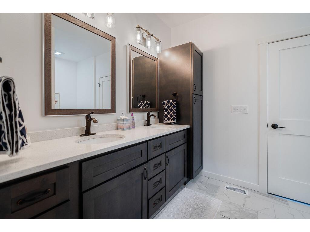 W4936 Battlestone Station Shelby WI 54601 1933297 image17