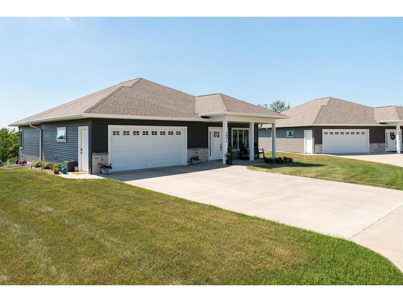 W4944 Battlestone Station #22 Shelby WI 54601 1965613 image1