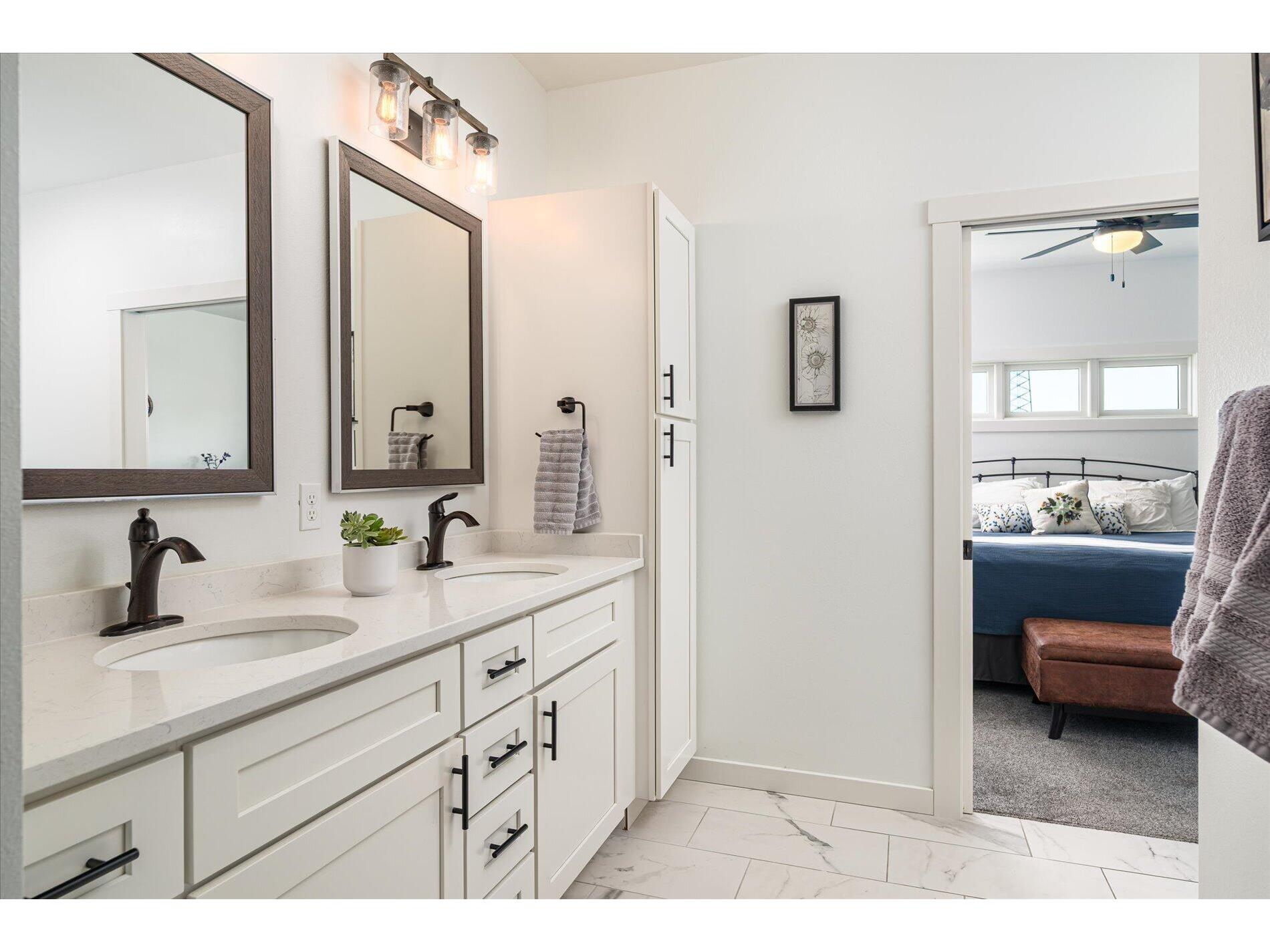 W4944 Battlestone Station #22 Shelby WI 54601 1965613 image13
