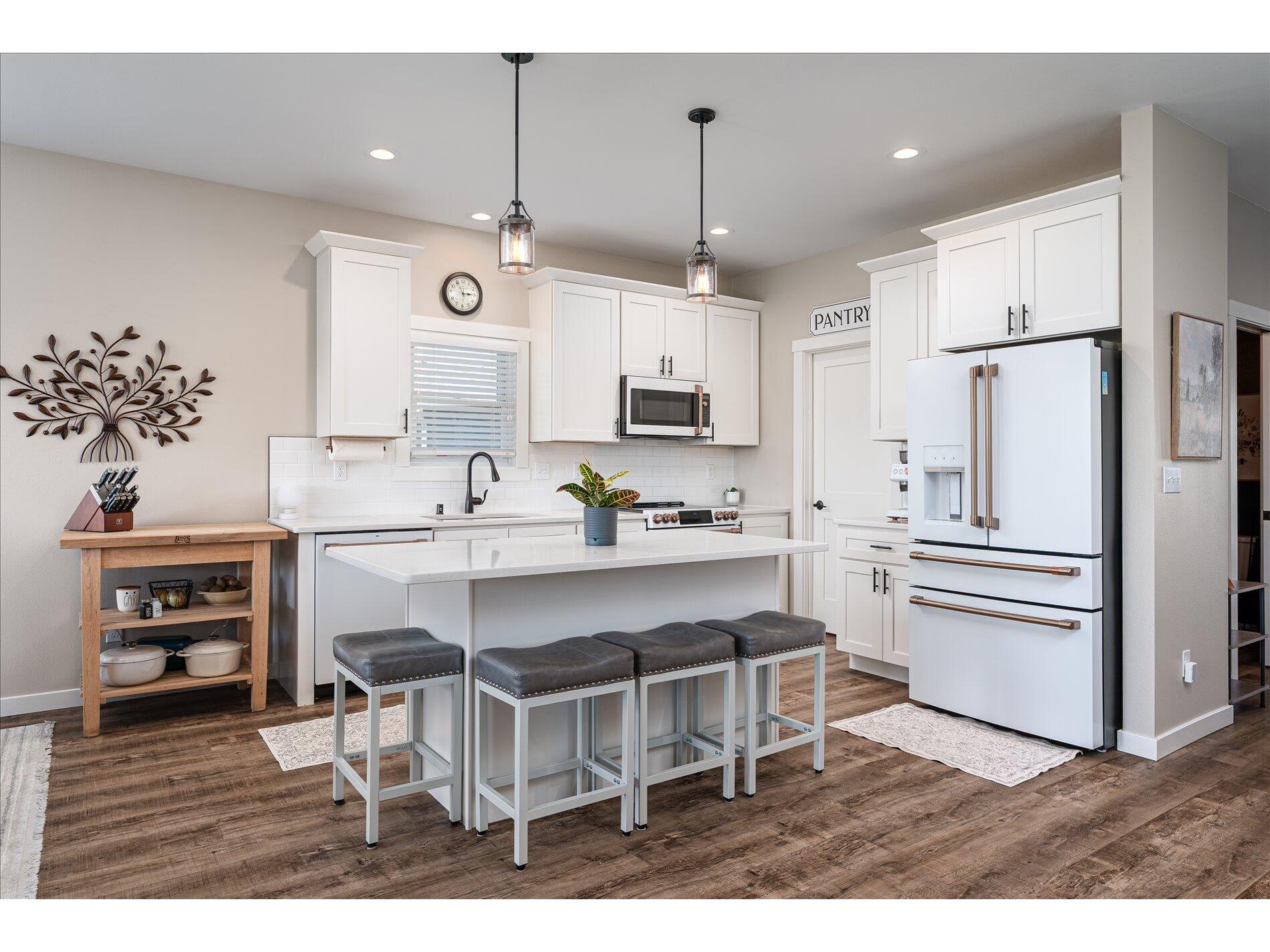 W4944 Battlestone Station #22 Shelby WI 54601 1965613 image8