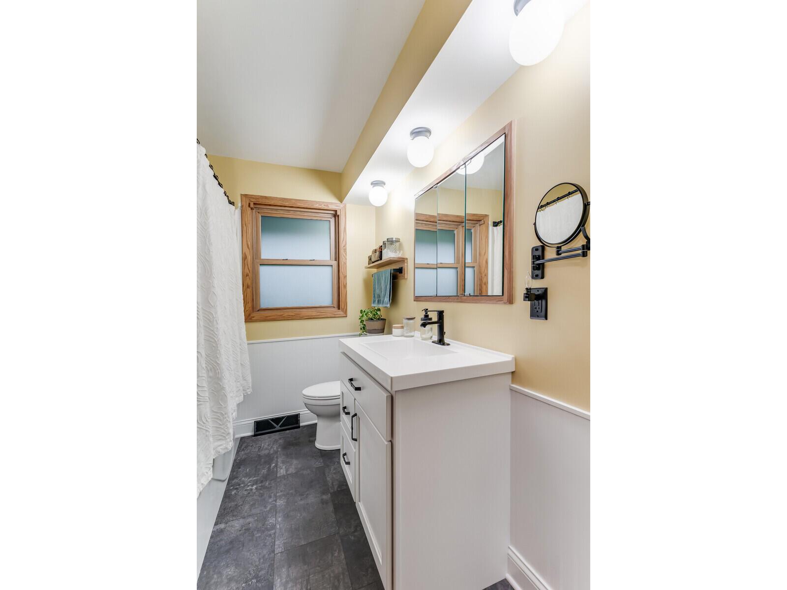 W4945 Harvest Shelby WI 54601 1935789 image28