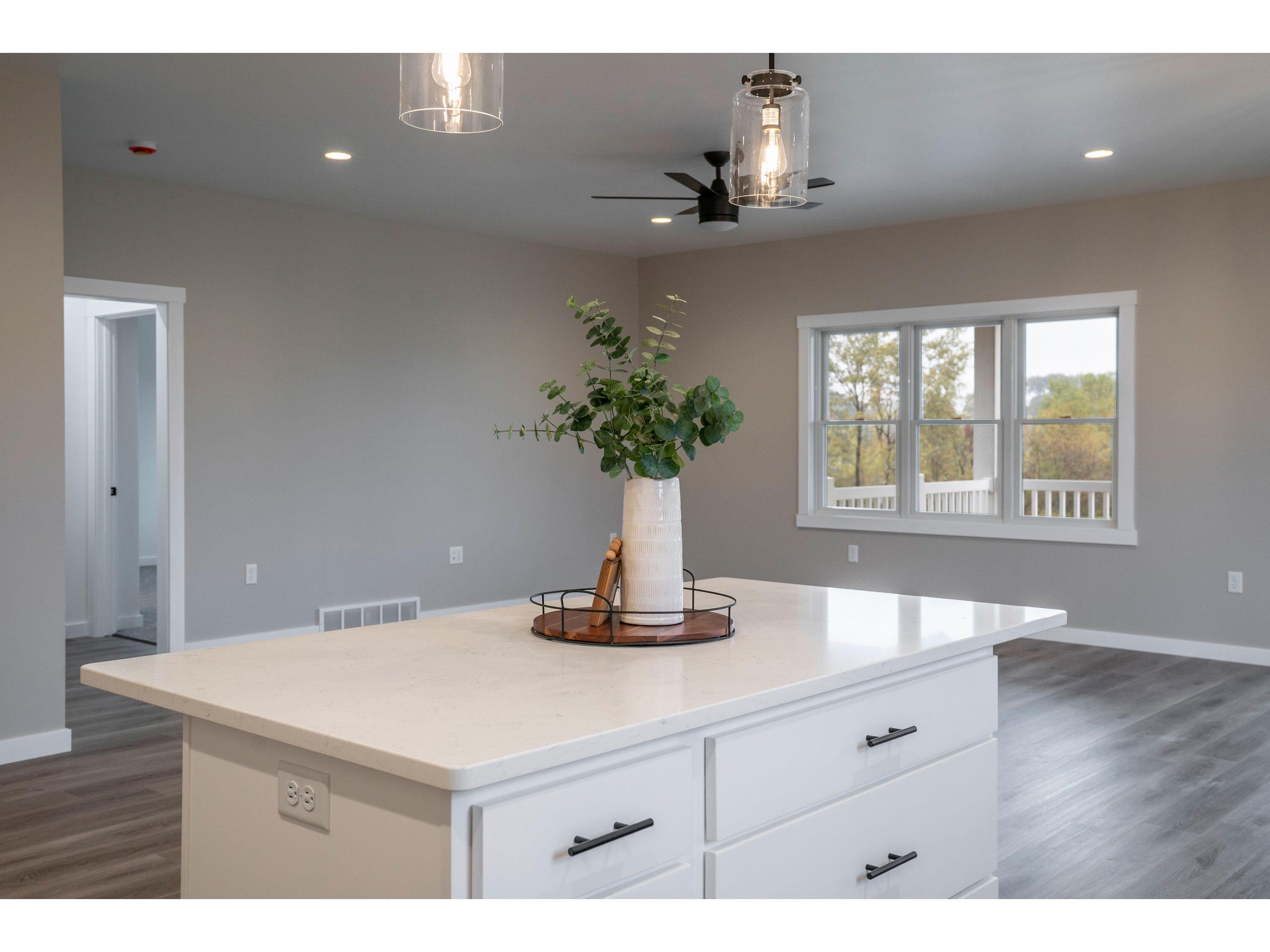 W4946 Battlestone Station #23 Shelby WI 54601 1939725 image10