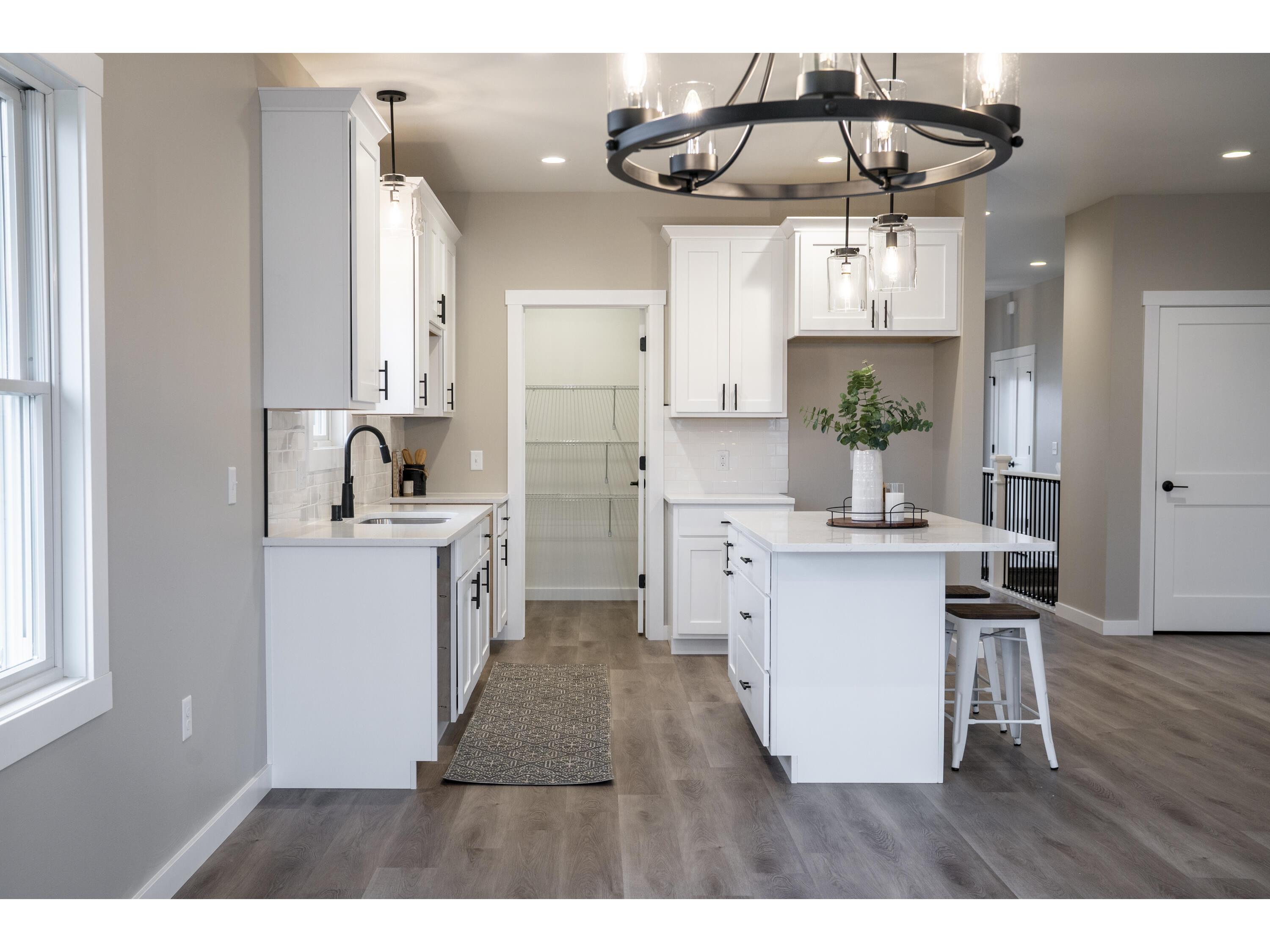 W4946 Battlestone Station #23 Shelby WI 54601 1939725 image12