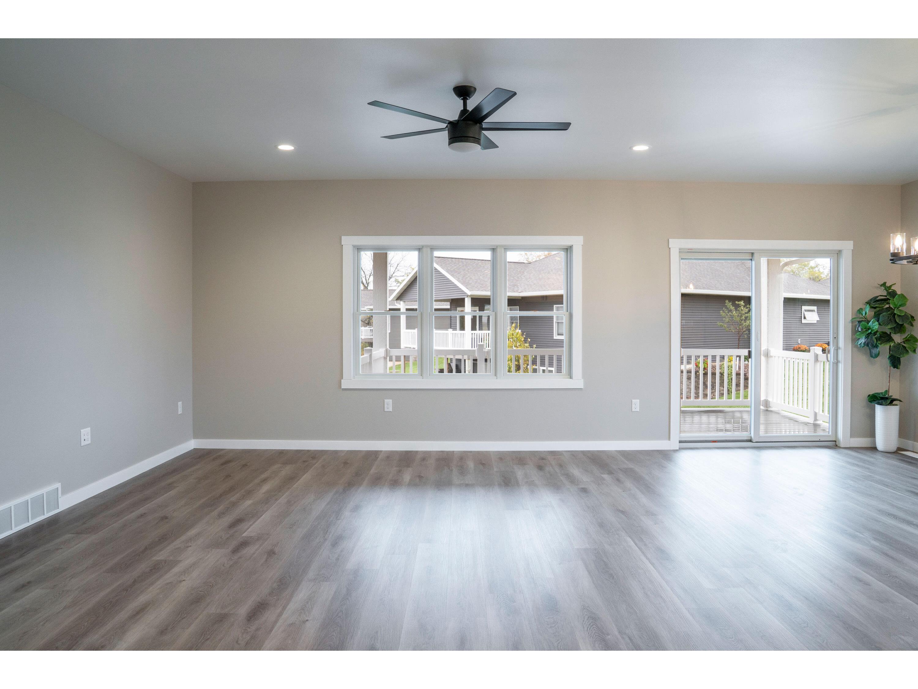 W4946 Battlestone Station #23 Shelby WI 54601 1939725 image14