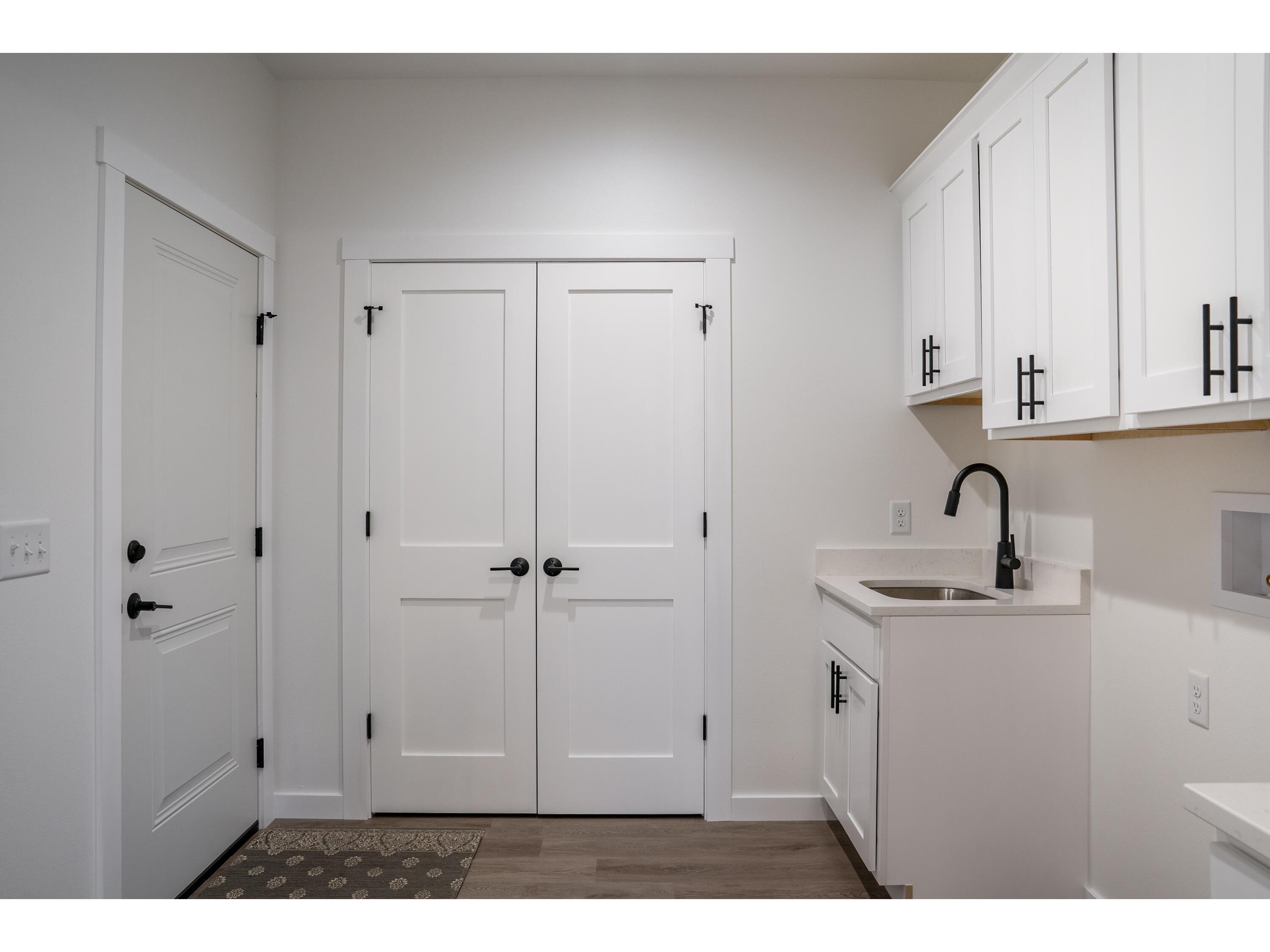 W4946 Battlestone Station #23 Shelby WI 54601 1939725 image16