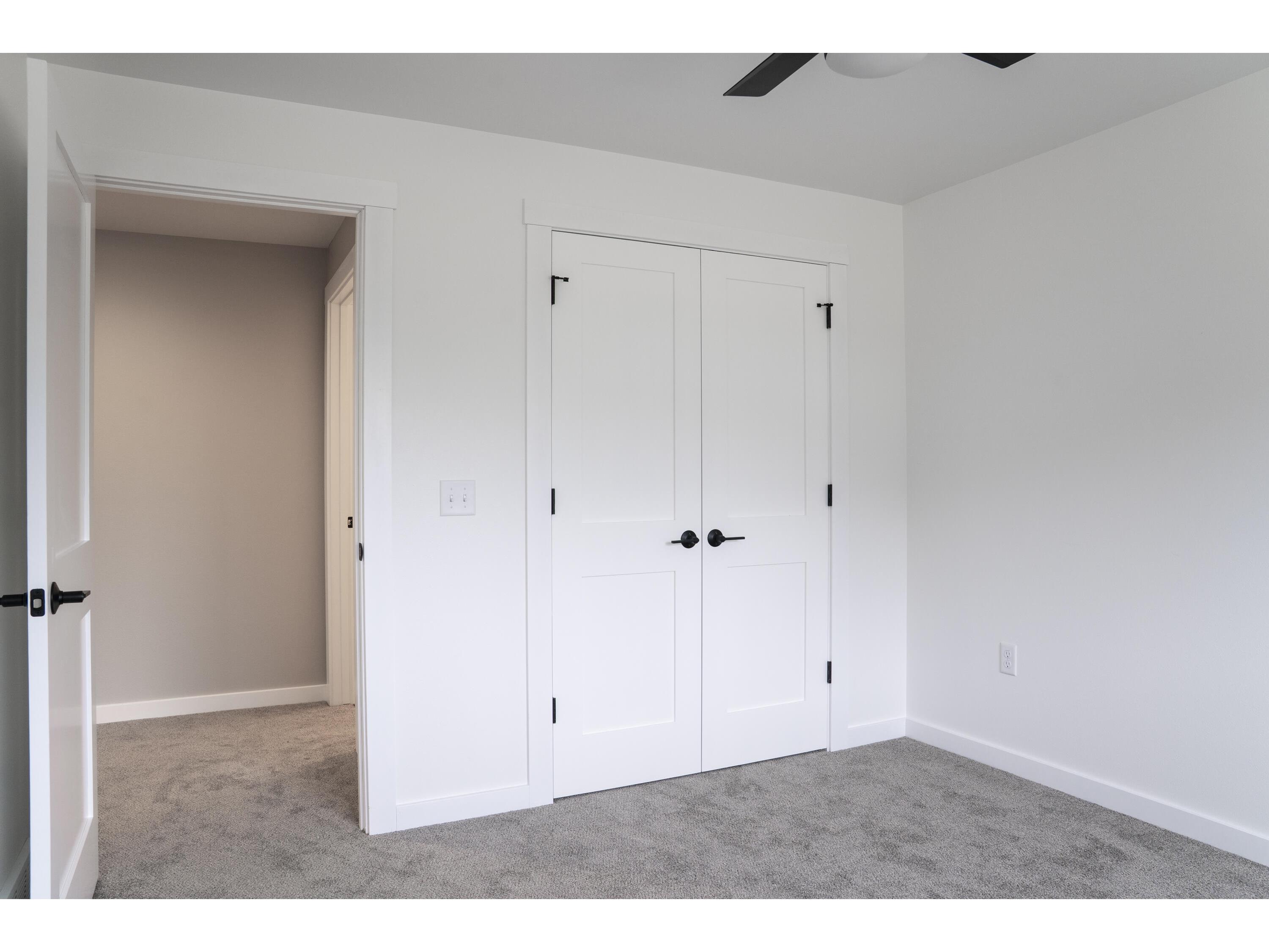 W4946 Battlestone Station #23 Shelby WI 54601 1939725 image28