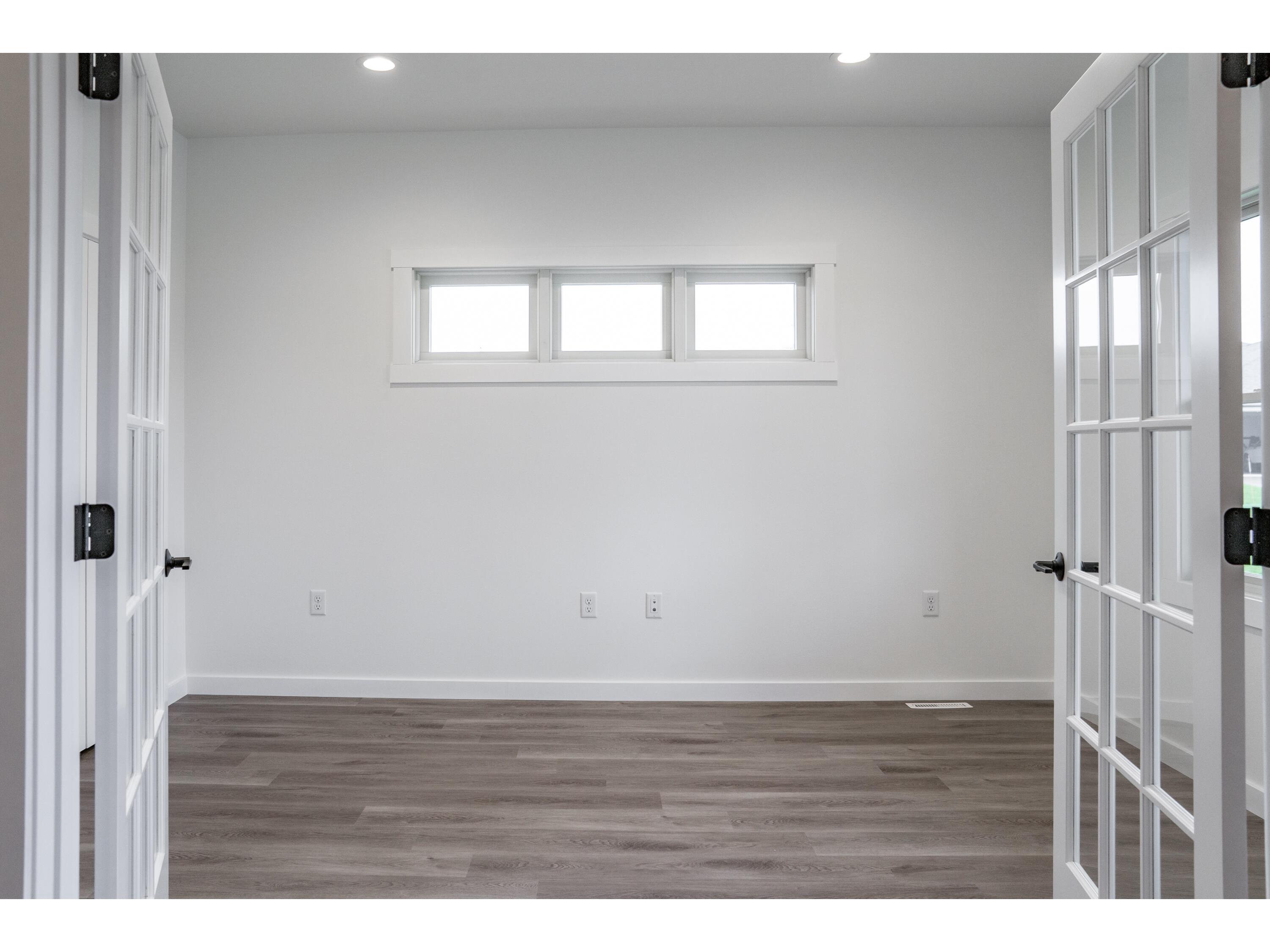 W4946 Battlestone Station #23 Shelby WI 54601 1939725 image3