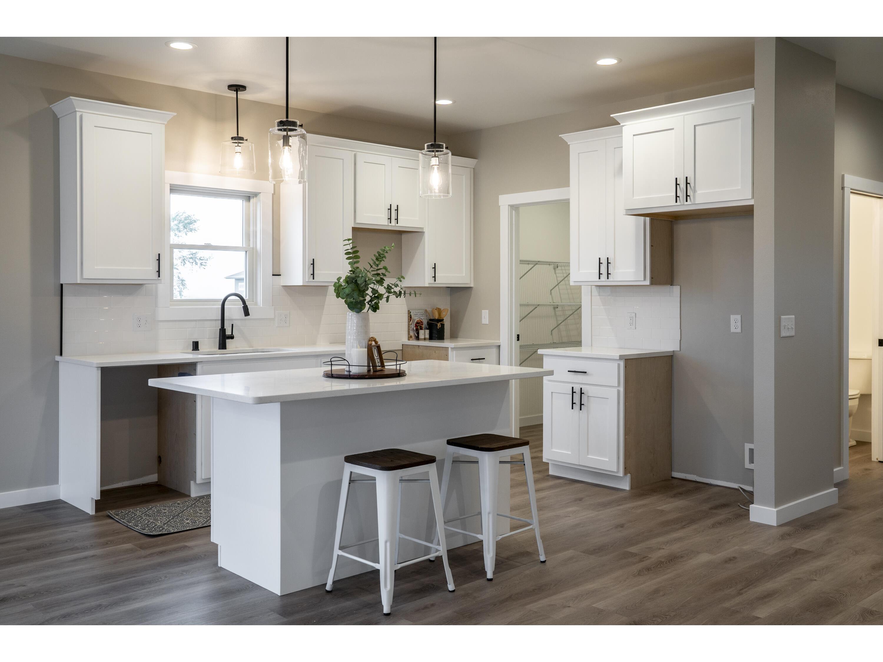 W4946 Battlestone Station #23 Shelby WI 54601 1939725 image7