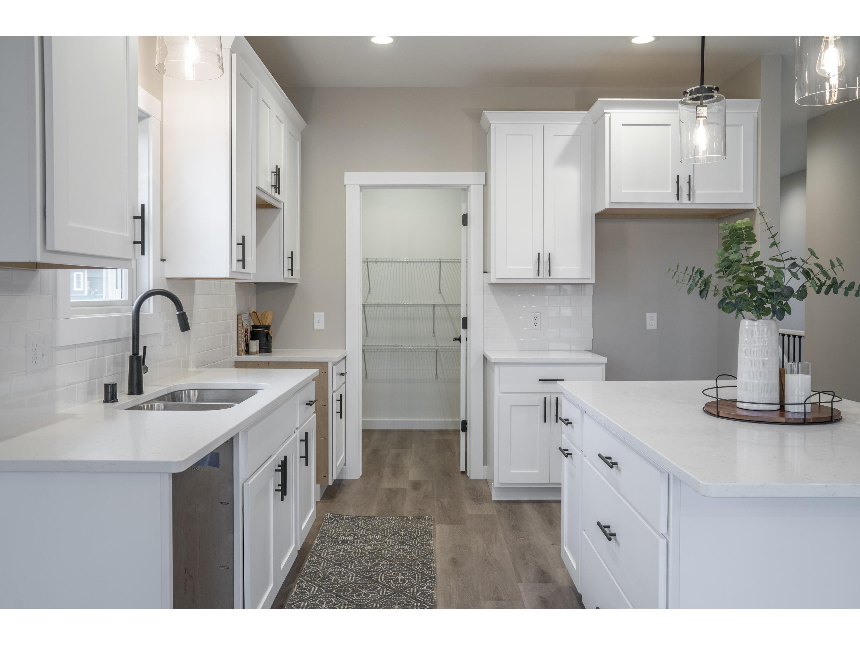 W4946 Battlestone Station #23 Shelby WI 54601 1939725 image9