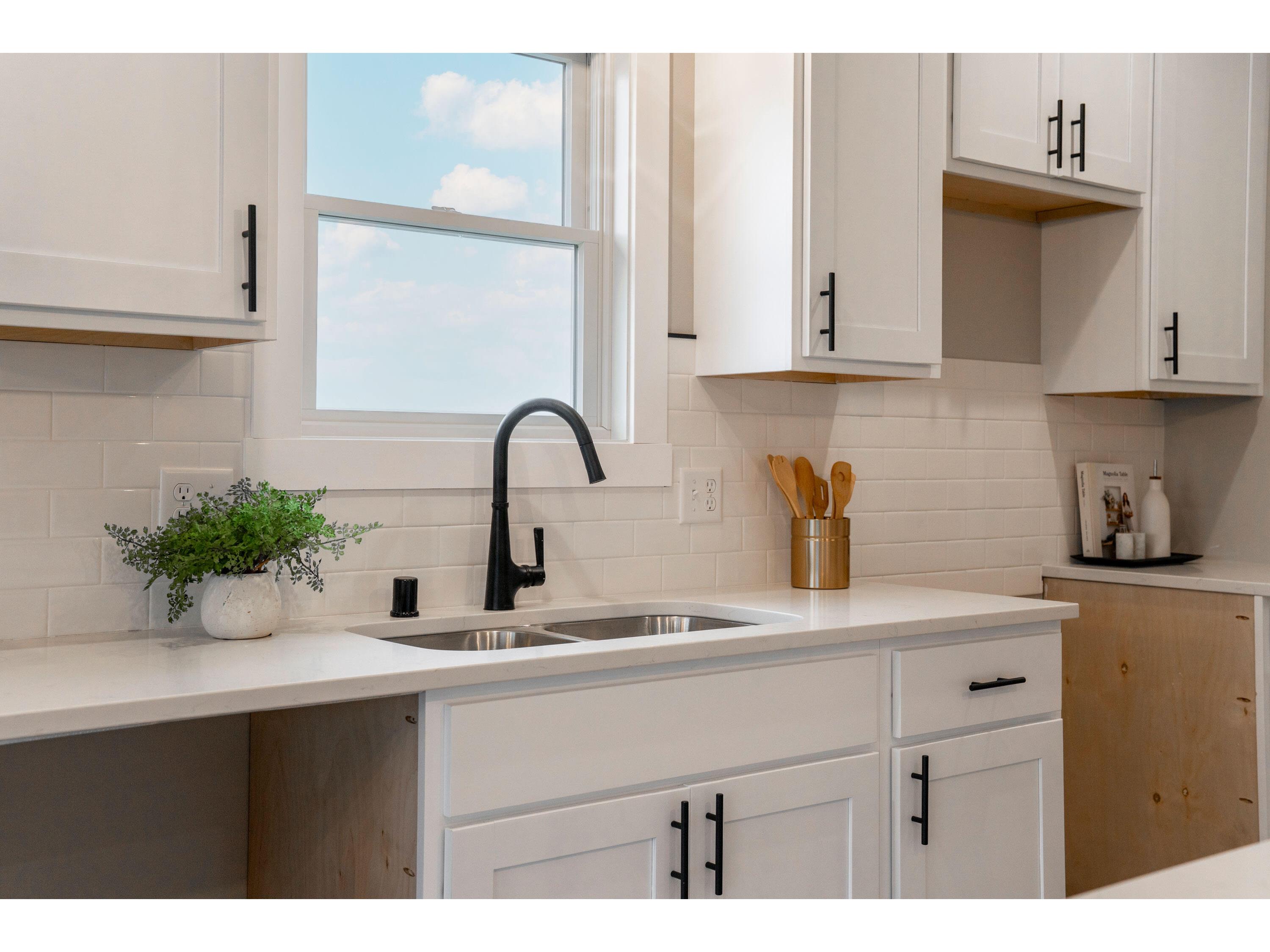 W4952 Battlestone Station #25 Shelby WI 54601 1939726 image10