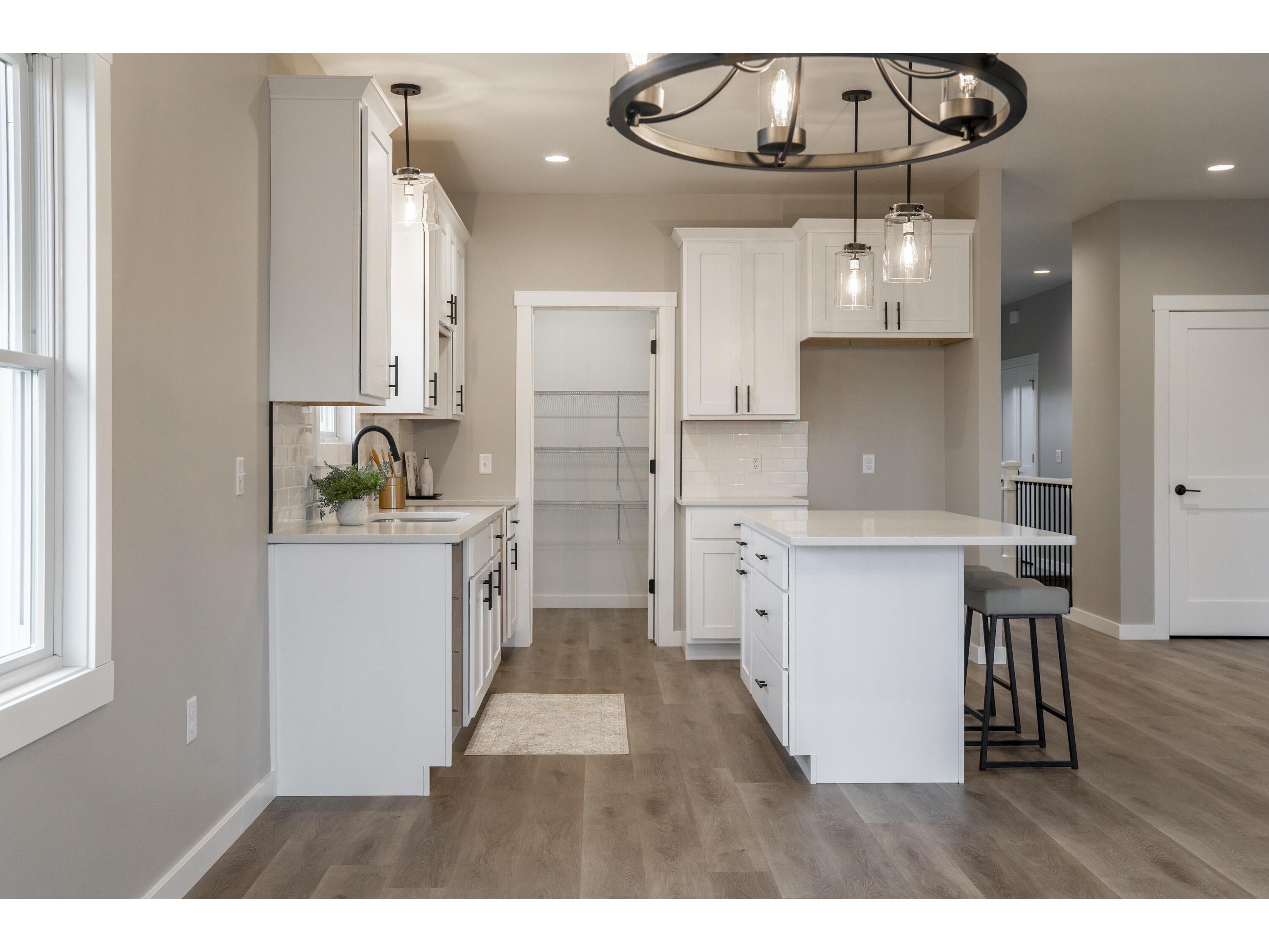 W4952 Battlestone Station #25 Shelby WI 54601 1939726 image11