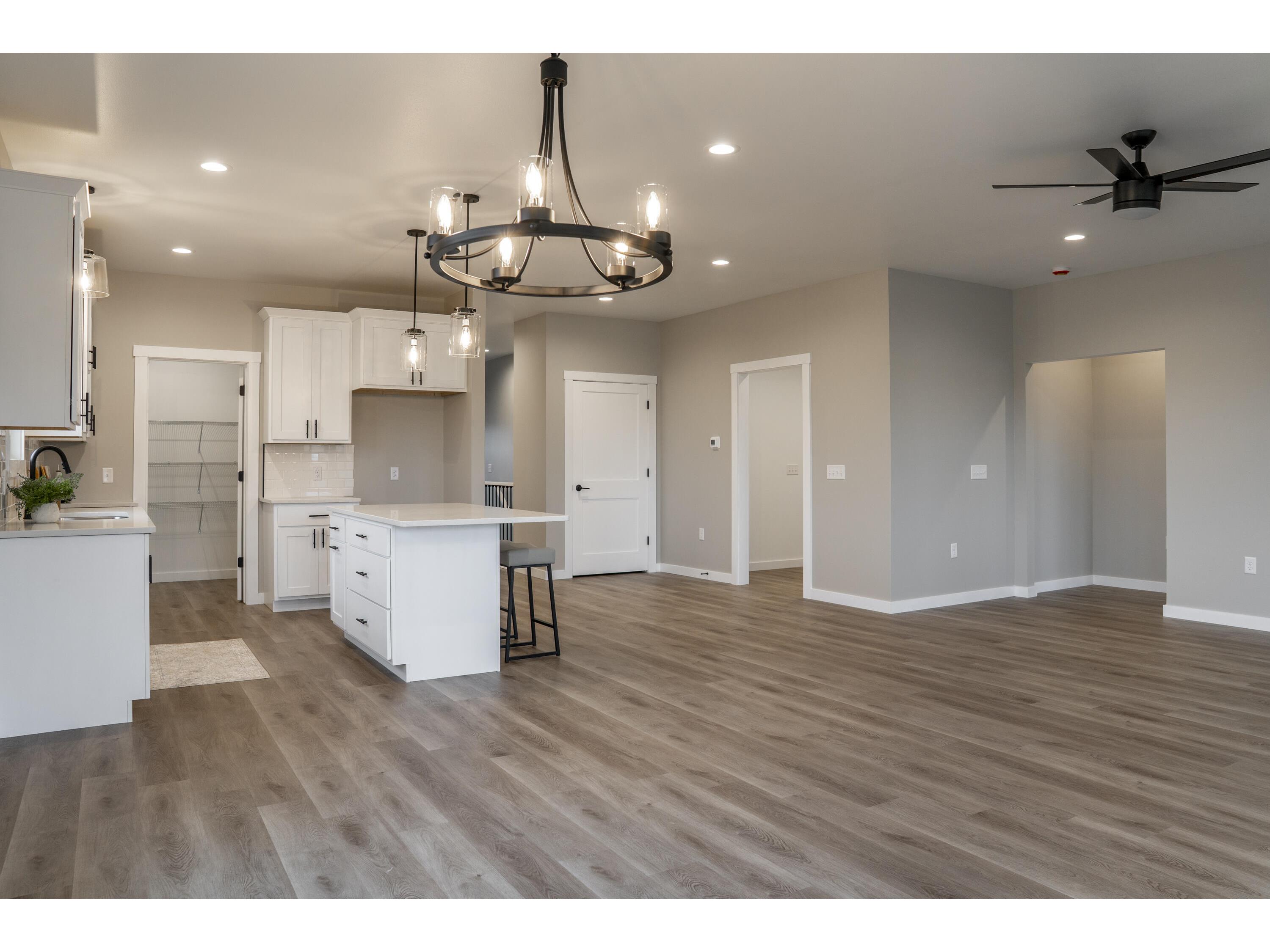 W4952 Battlestone Station #25 Shelby WI 54601 1939726 image12