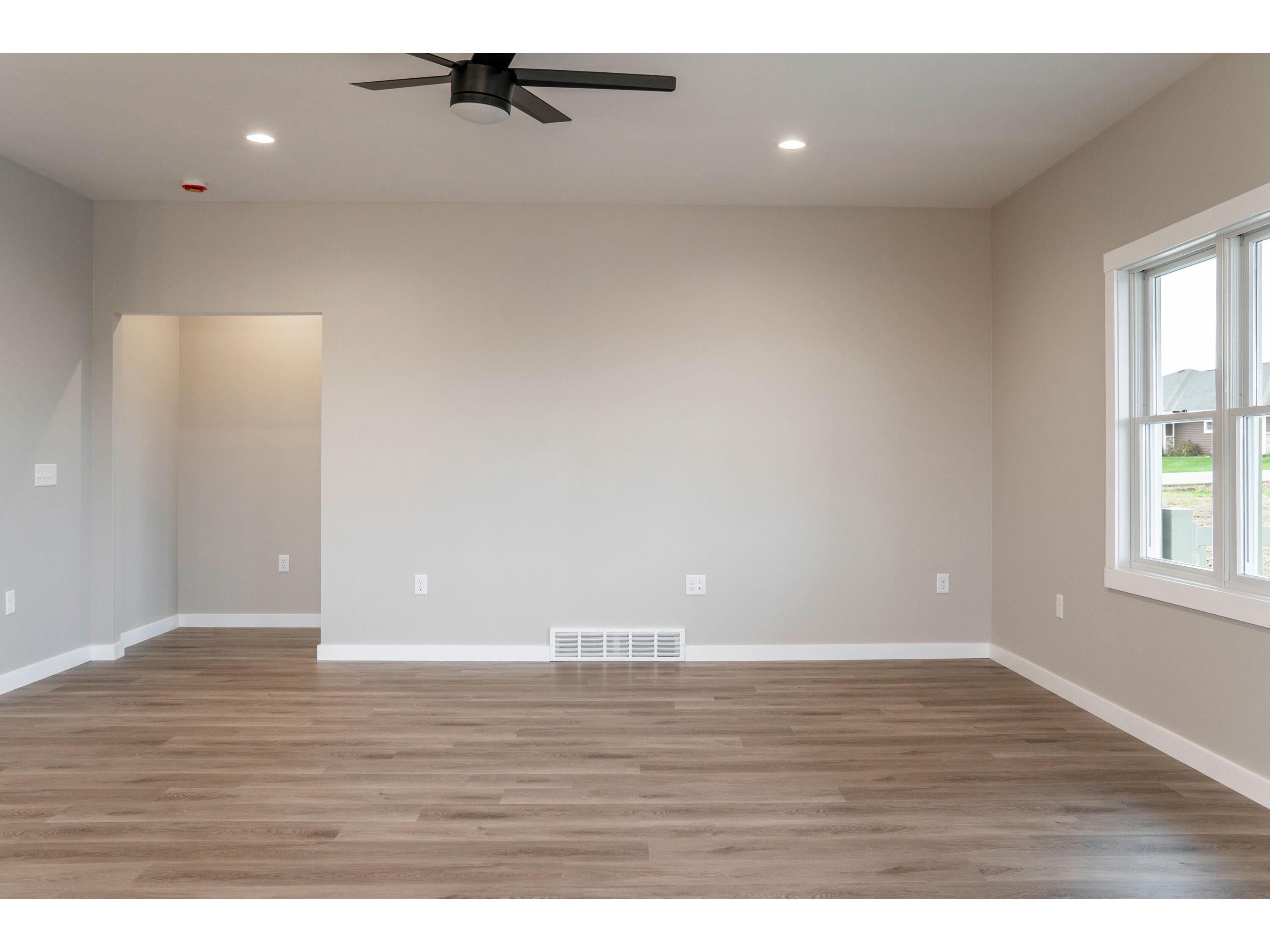 W4952 Battlestone Station #25 Shelby WI 54601 1939726 image14