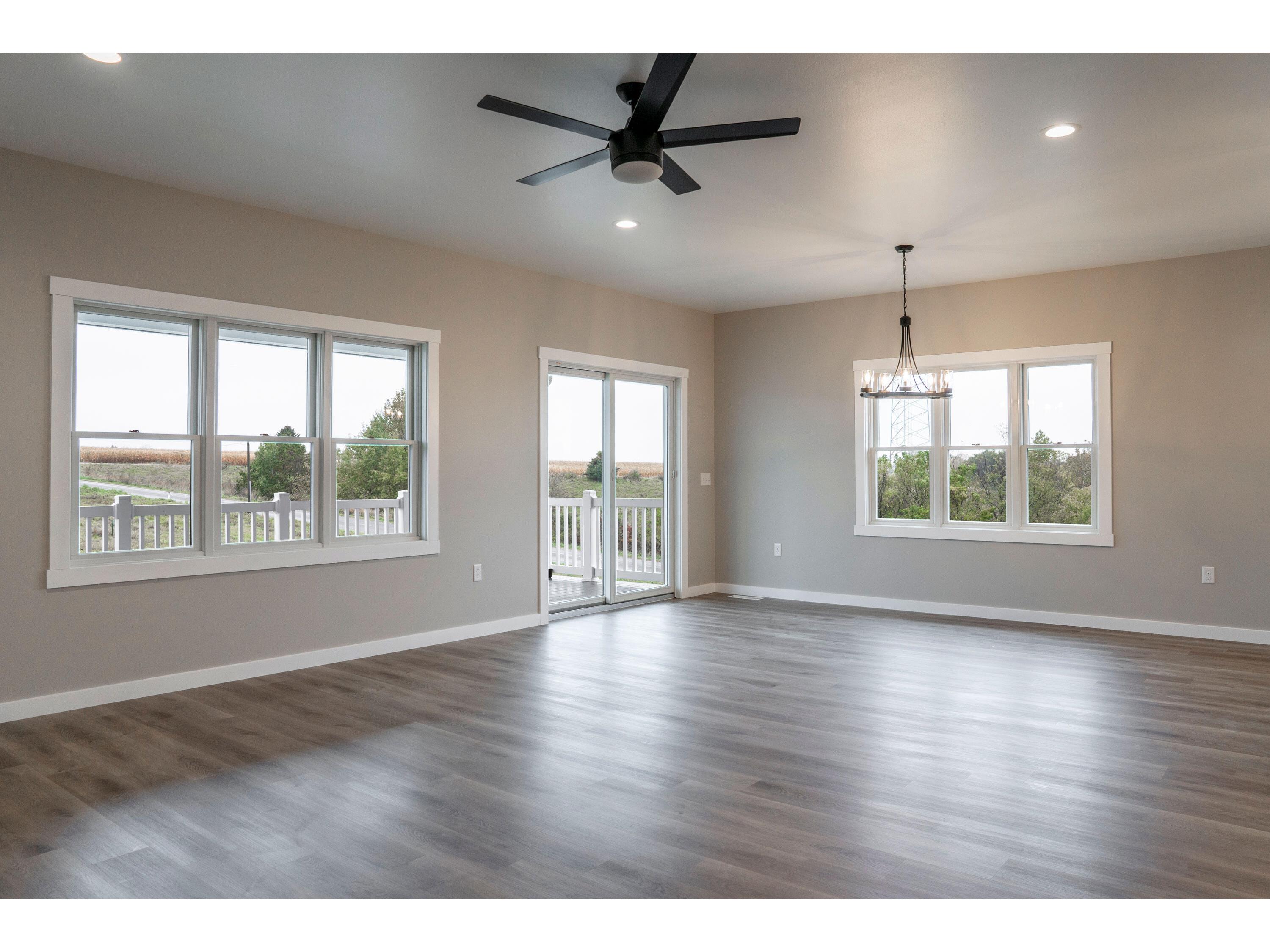 W4952 Battlestone Station #25 Shelby WI 54601 1939726 image15