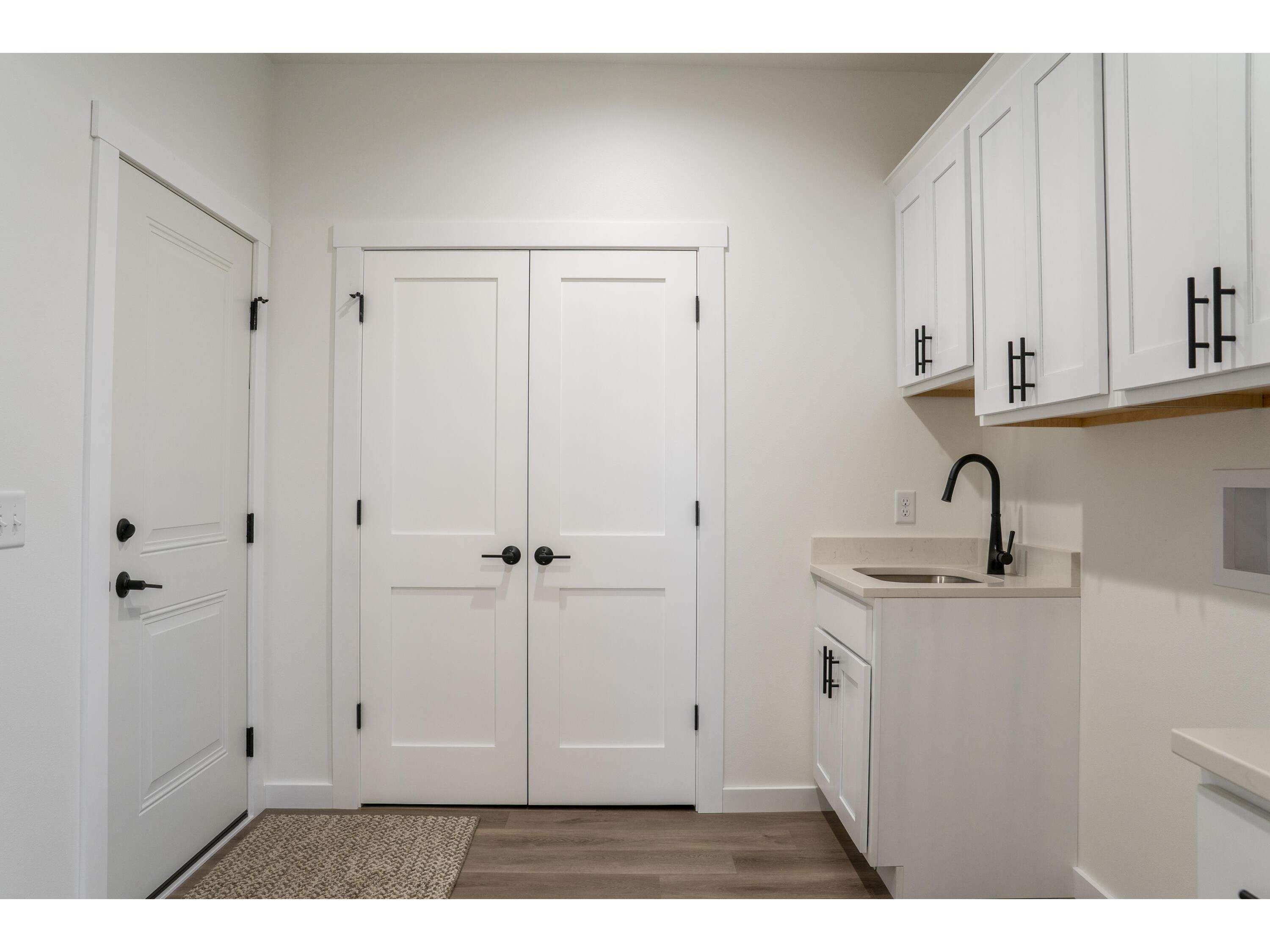 W4952 Battlestone Station #25 Shelby WI 54601 1939726 image18