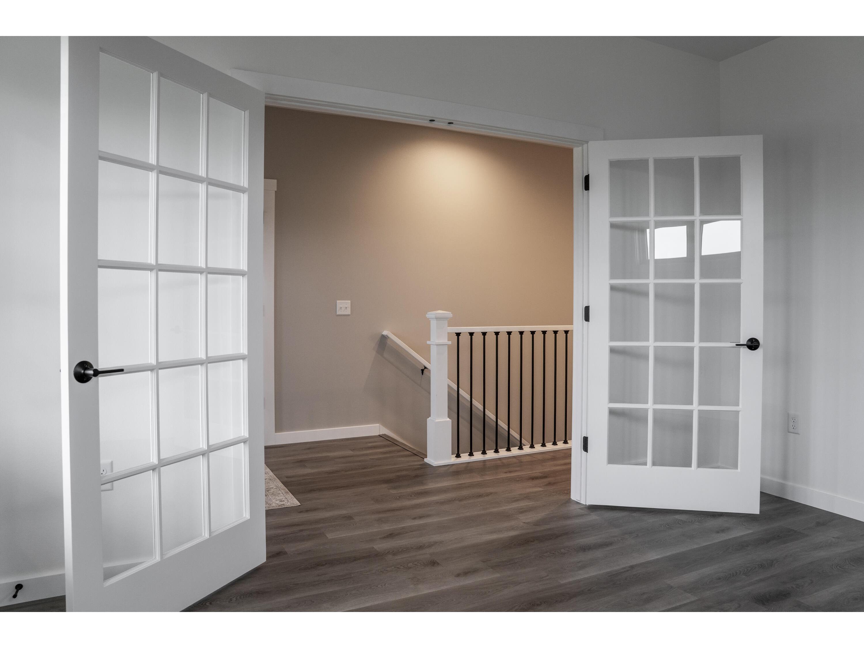 W4952 Battlestone Station #25 Shelby WI 54601 1939726 image5