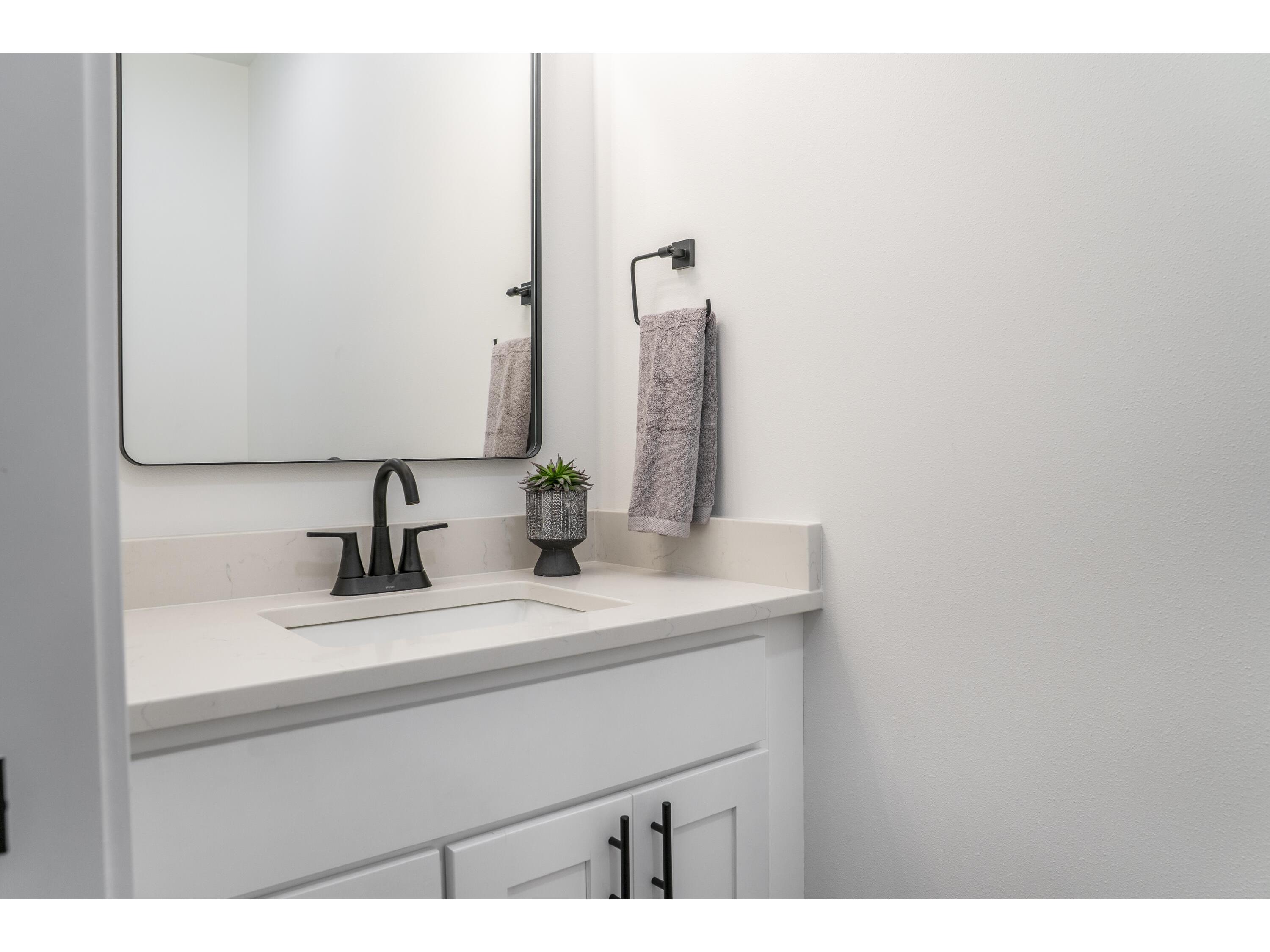 W4952 Battlestone Station #25 Shelby WI 54601 1939726 image7