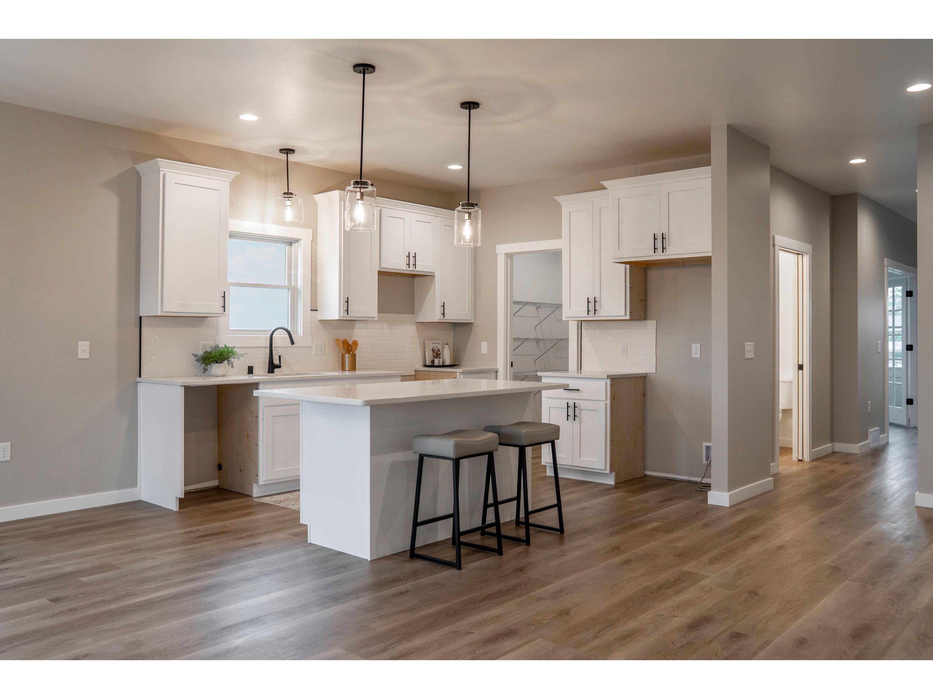 W4952 Battlestone Station #25 Shelby WI 54601 1939726 image9