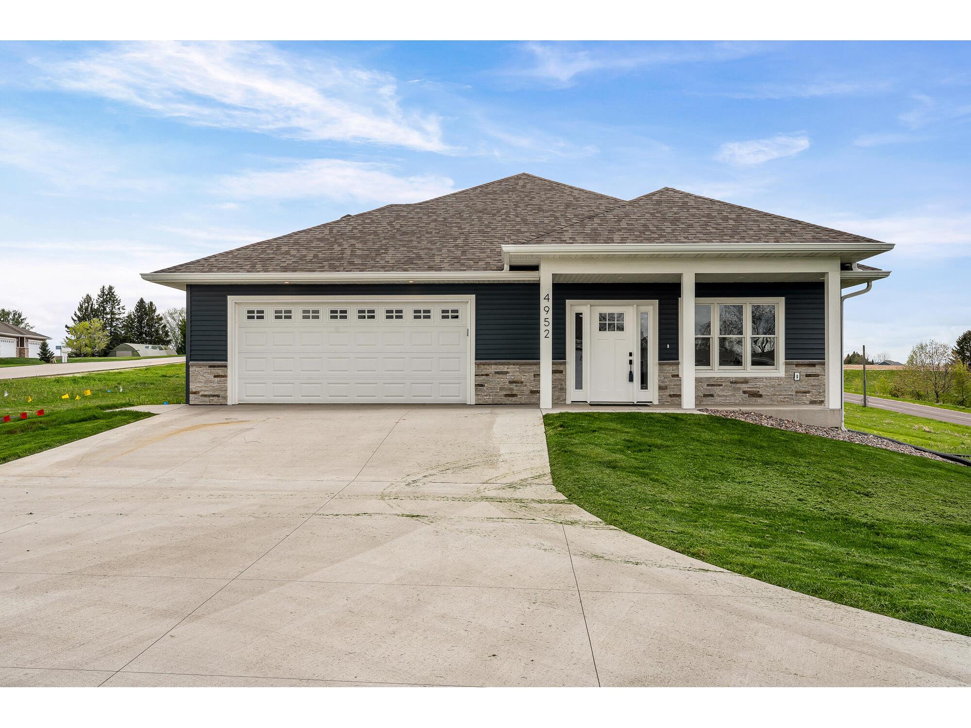 W4952 Battlestone Station #25 Shelby WI 54601 1960309 image1