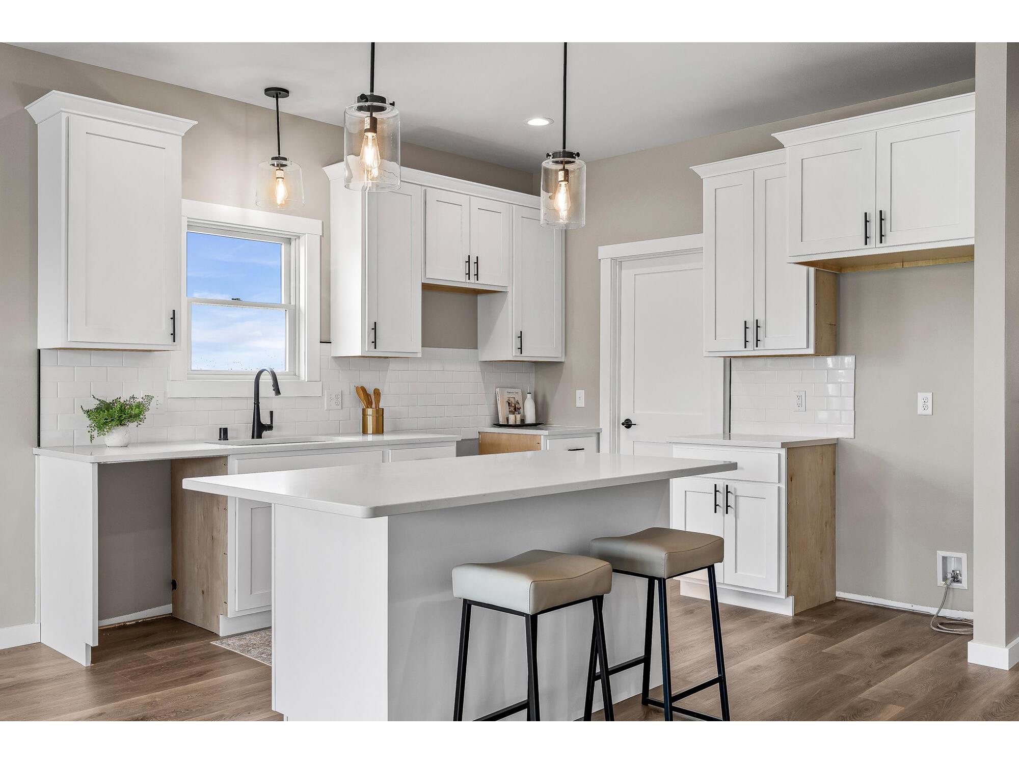 W4952 Battlestone Station #25 Shelby WI 54601 1960309 image13
