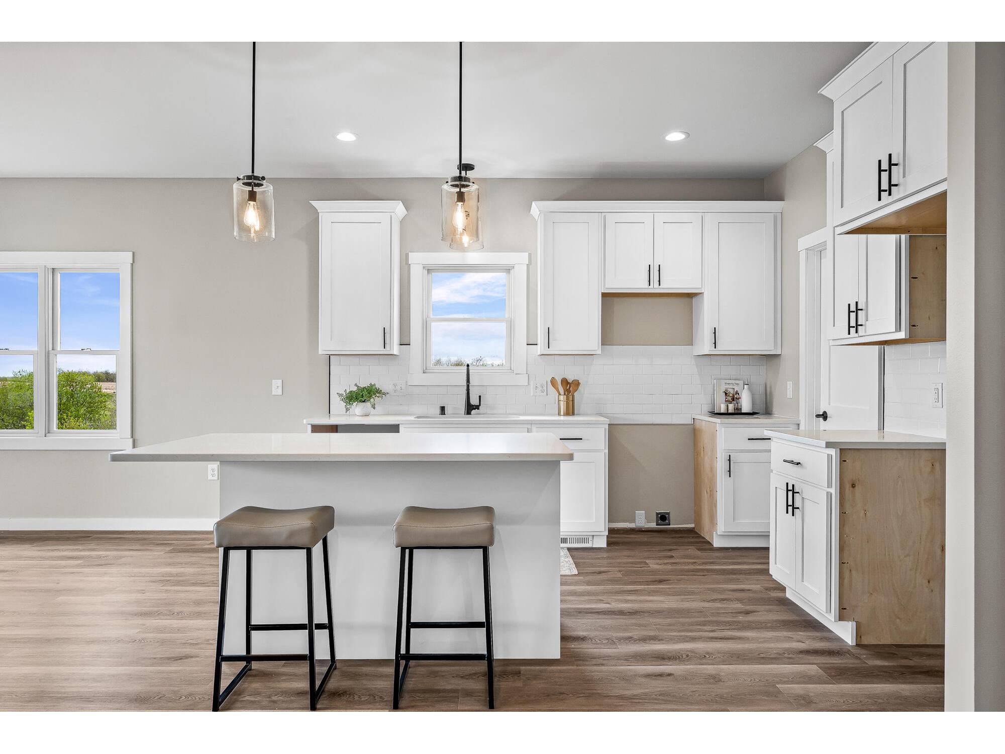W4952 Battlestone Station #25 Shelby WI 54601 1960309 image14