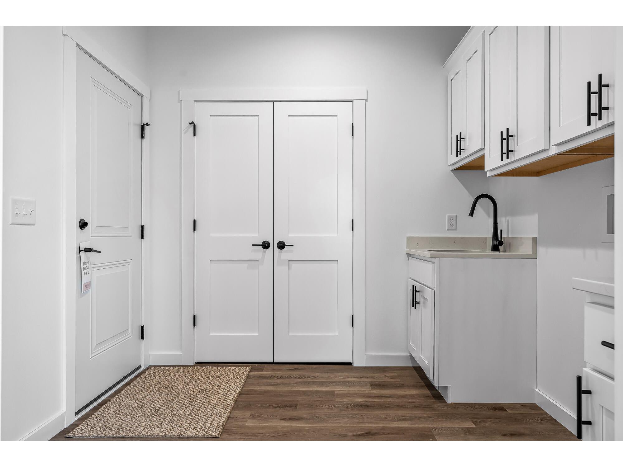 W4952 Battlestone Station #25 Shelby WI 54601 1960309 image22