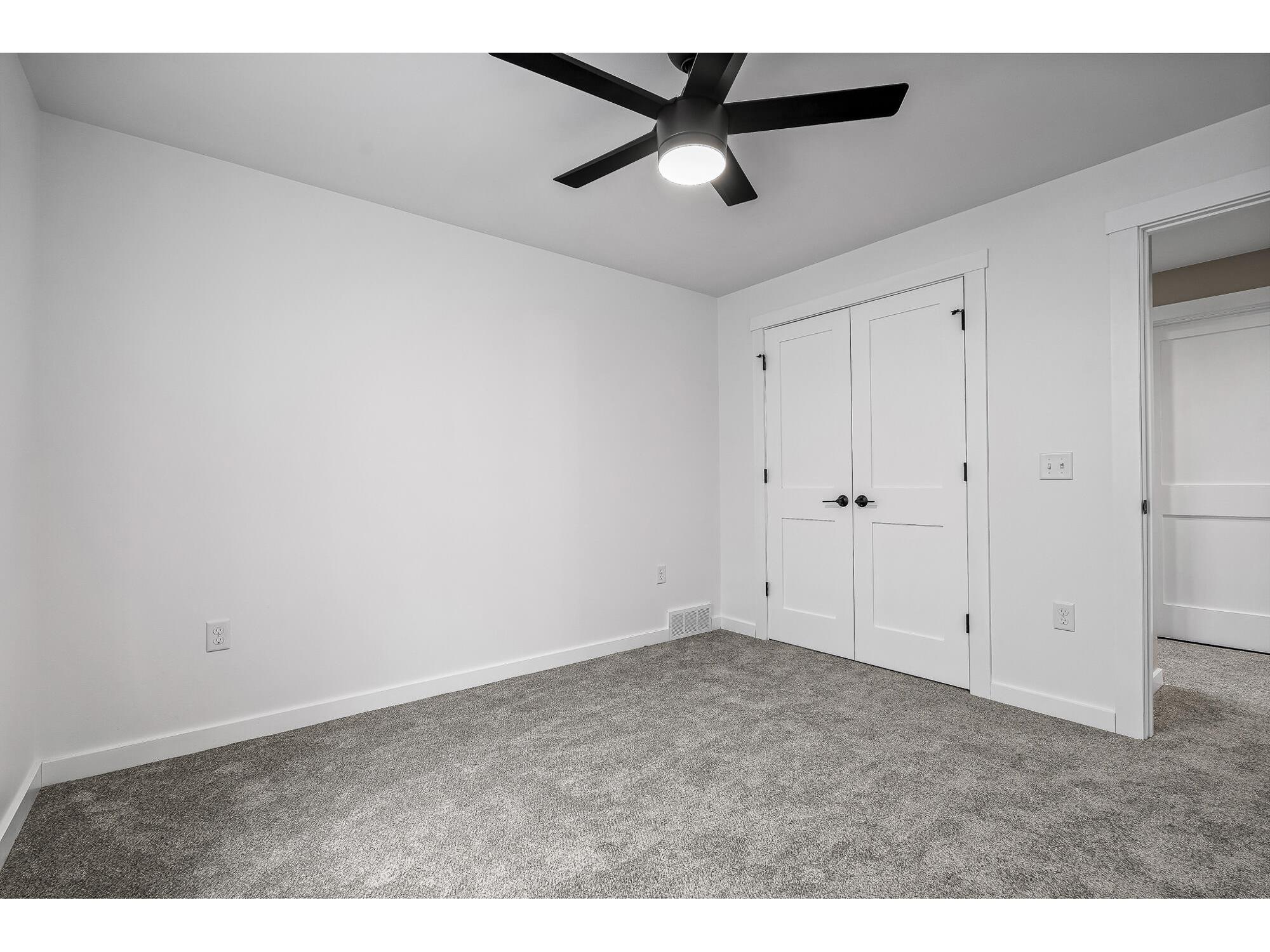 W4952 Battlestone Station #25 Shelby WI 54601 1960309 image27