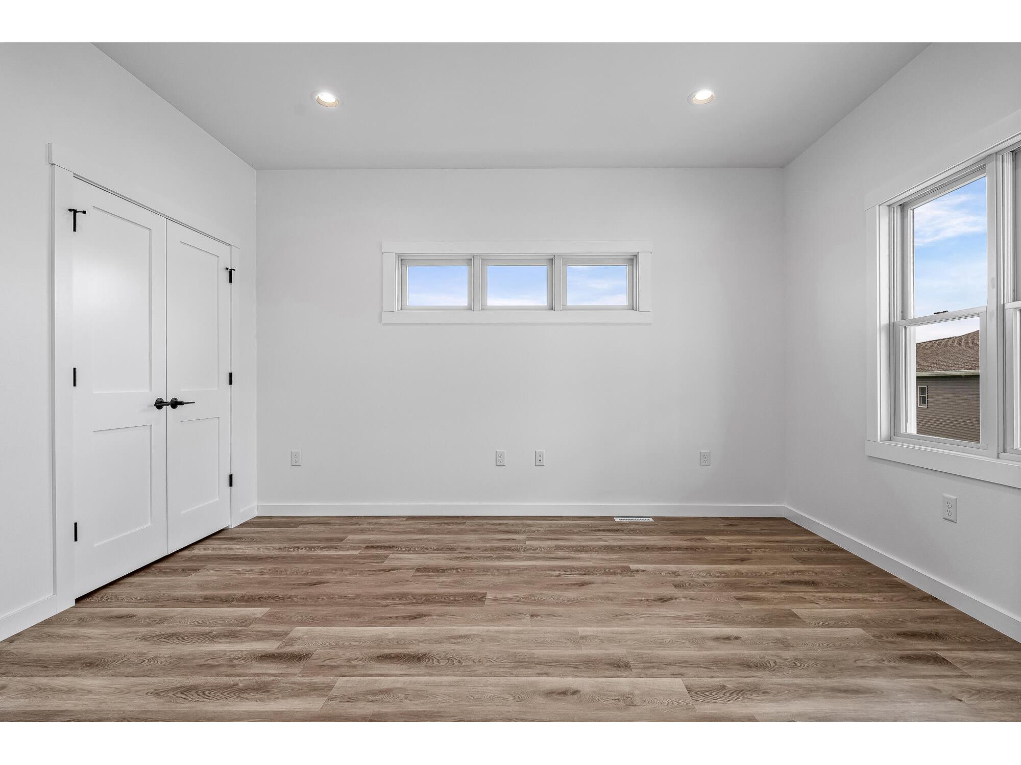 W4952 Battlestone Station #25 Shelby WI 54601 1960309 image3