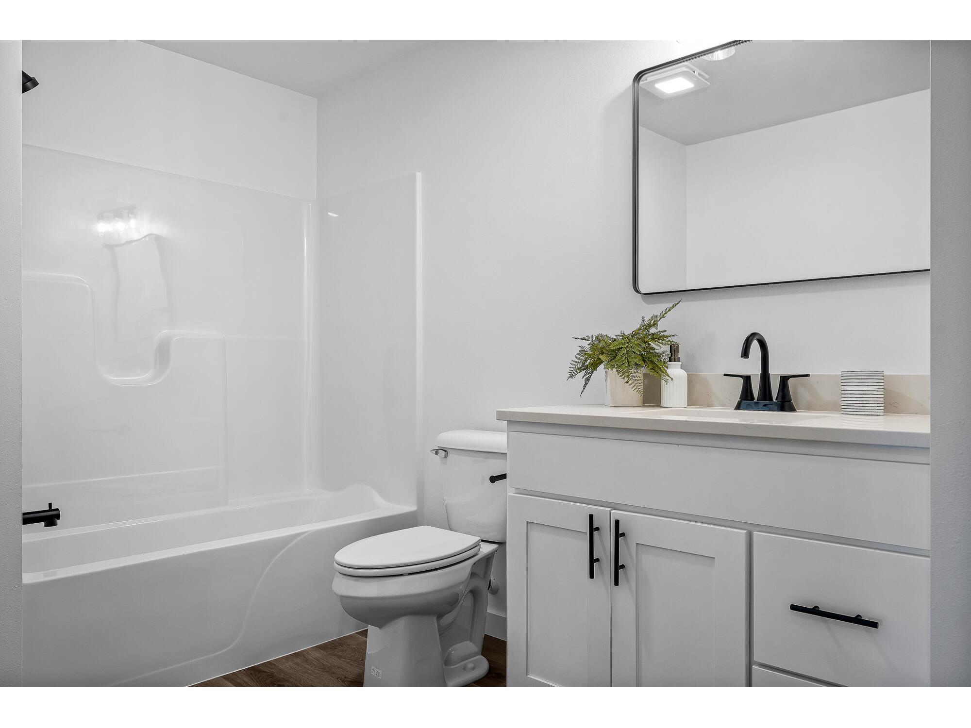 W4952 Battlestone Station #25 Shelby WI 54601 1960309 image30