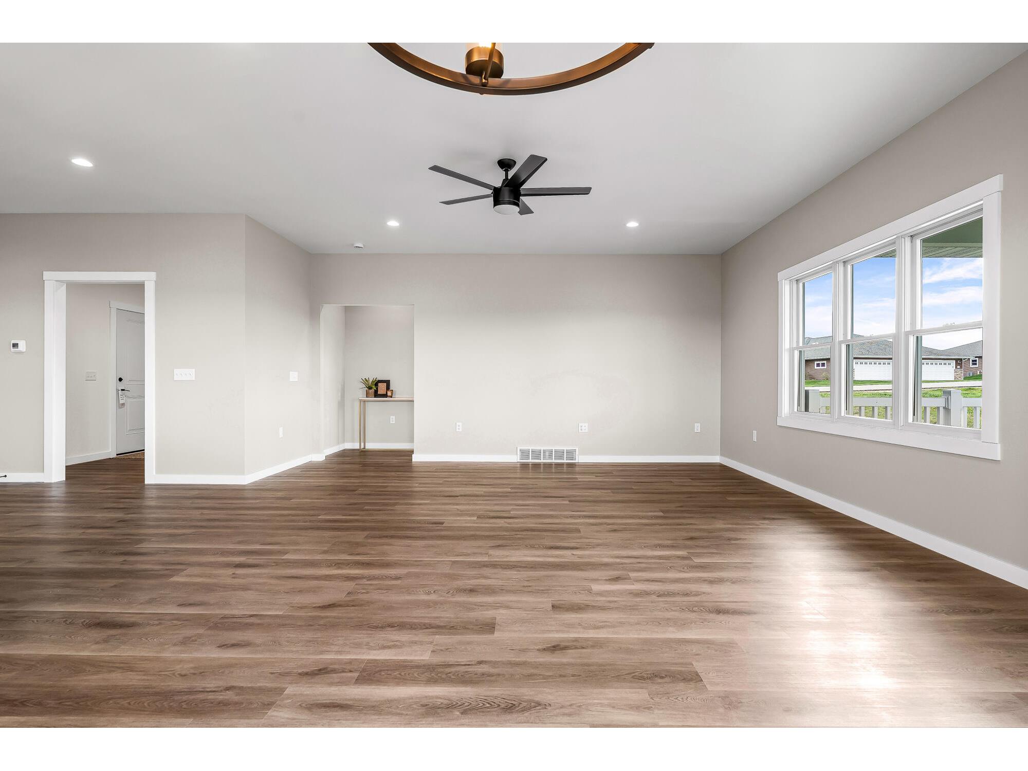 W4952 Battlestone Station #25 Shelby WI 54601 1960309 image6