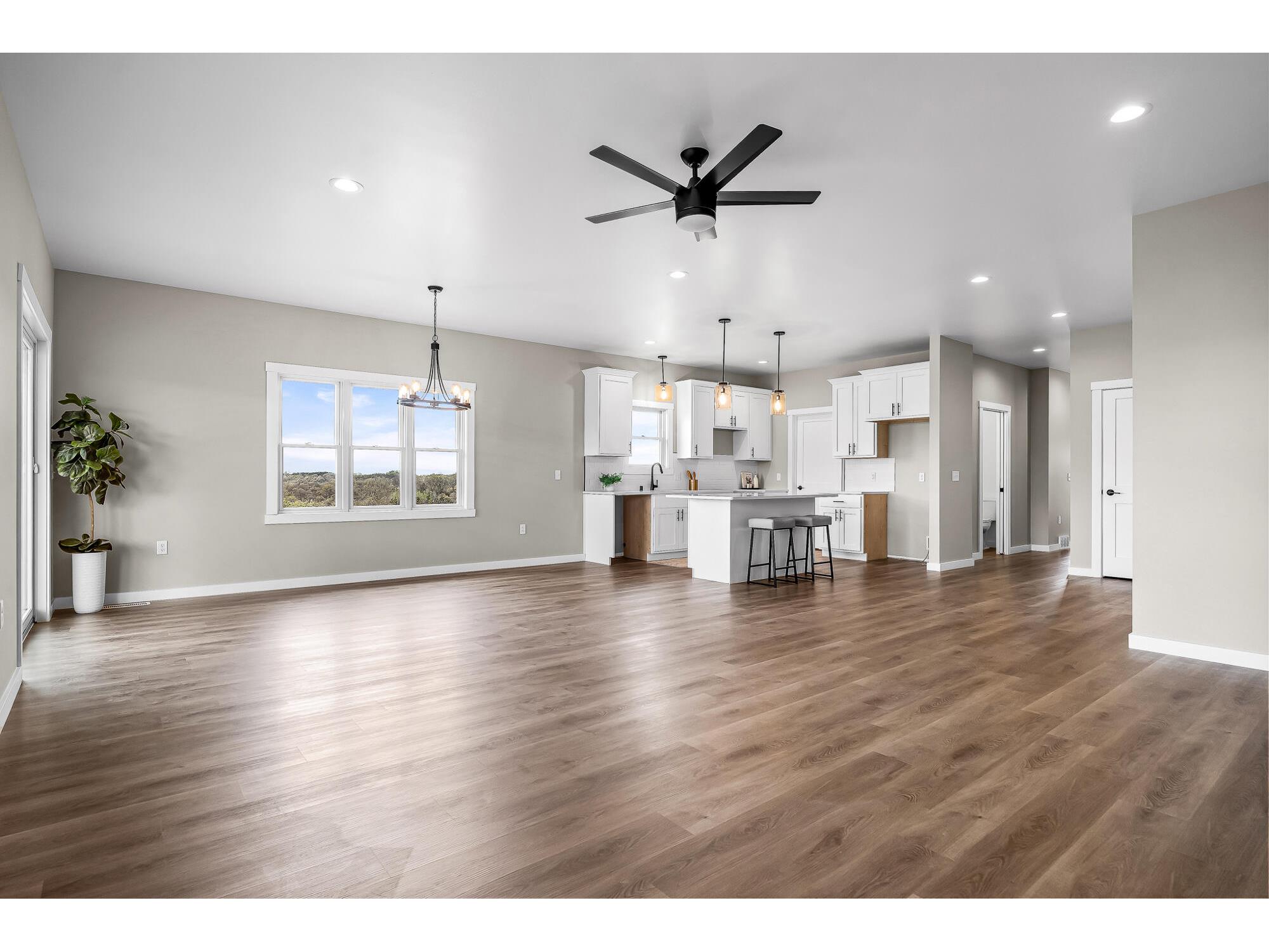 W4952 Battlestone Station #25 Shelby WI 54601 1960309 image8