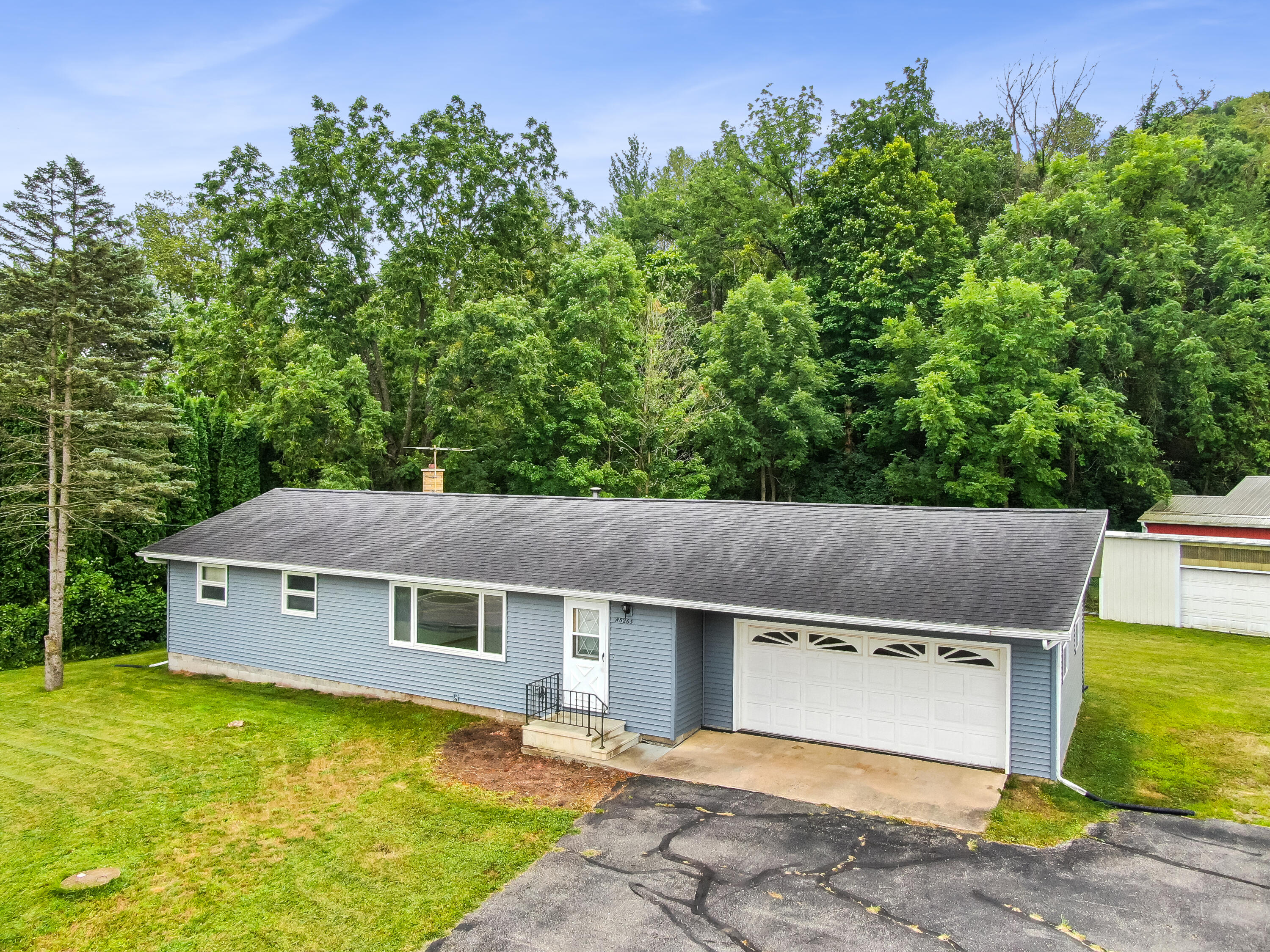 W5263 County Road B Medary WI 54601 1887424 image1