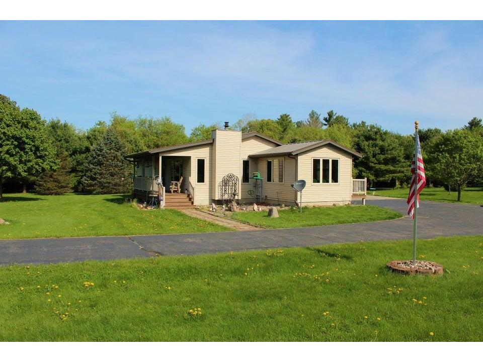 W5346 County Road T Farmington WI 54636 1869351 image1