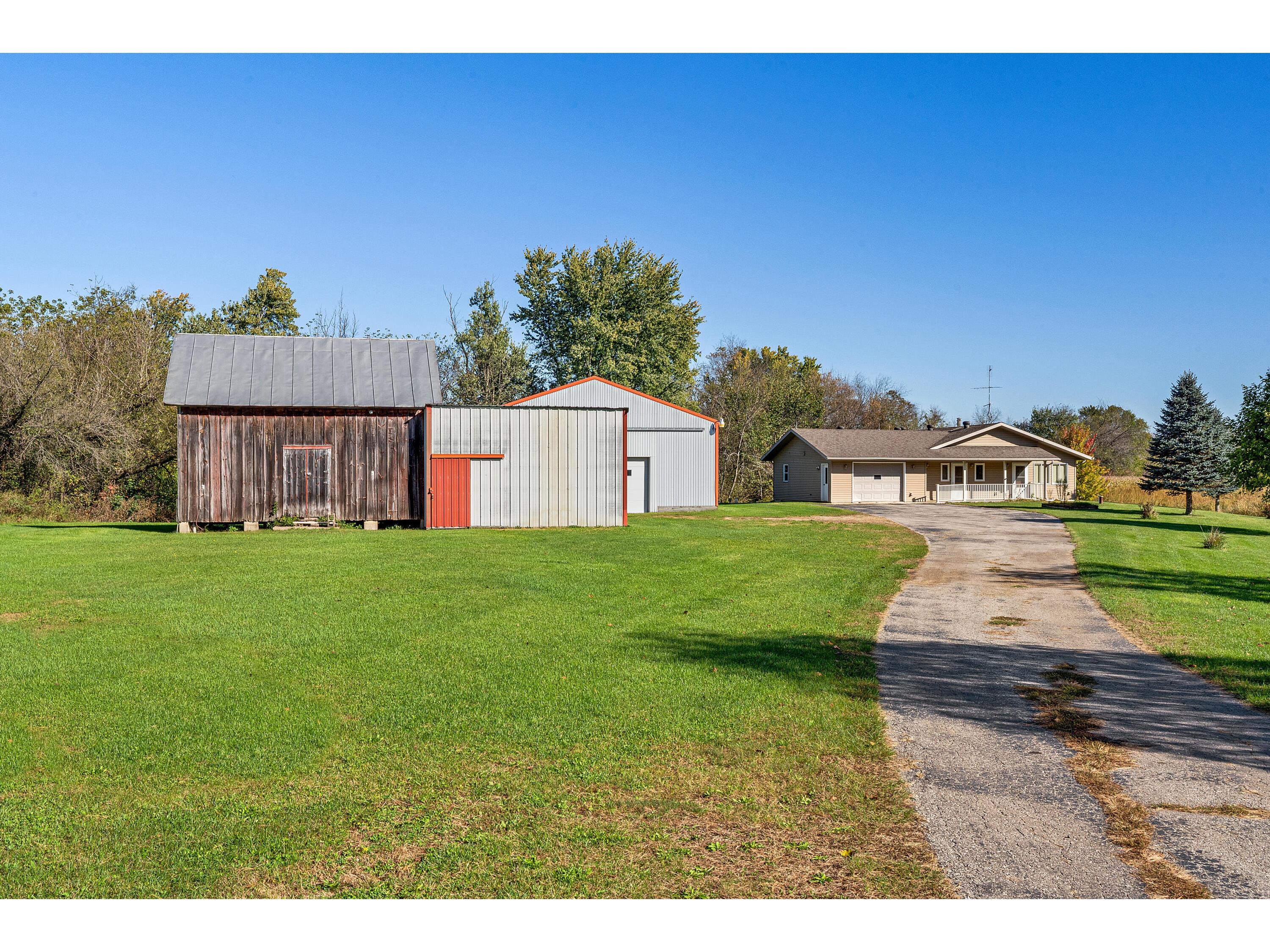 W5980 County Road V Farmington WI 54636 1938718 image1