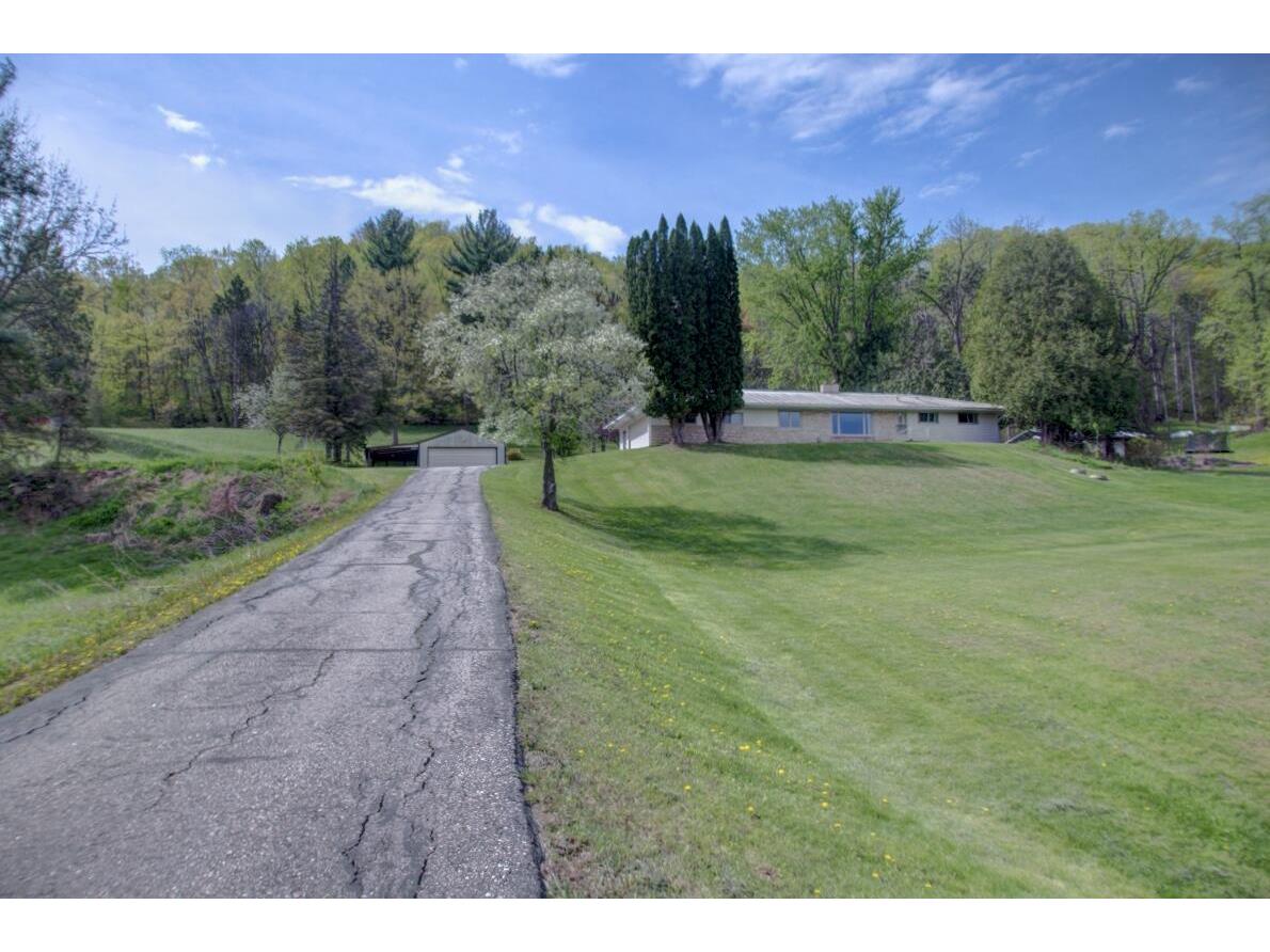 W601 Hillview Bergen WI 54658 1961622 image1
