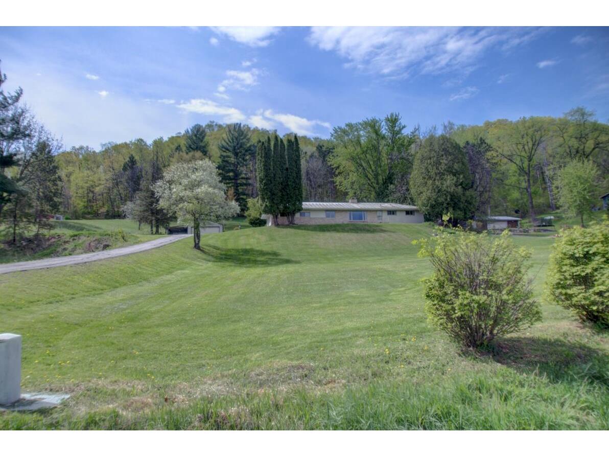 W601 Hillview Bergen WI 54658 1961622 image4