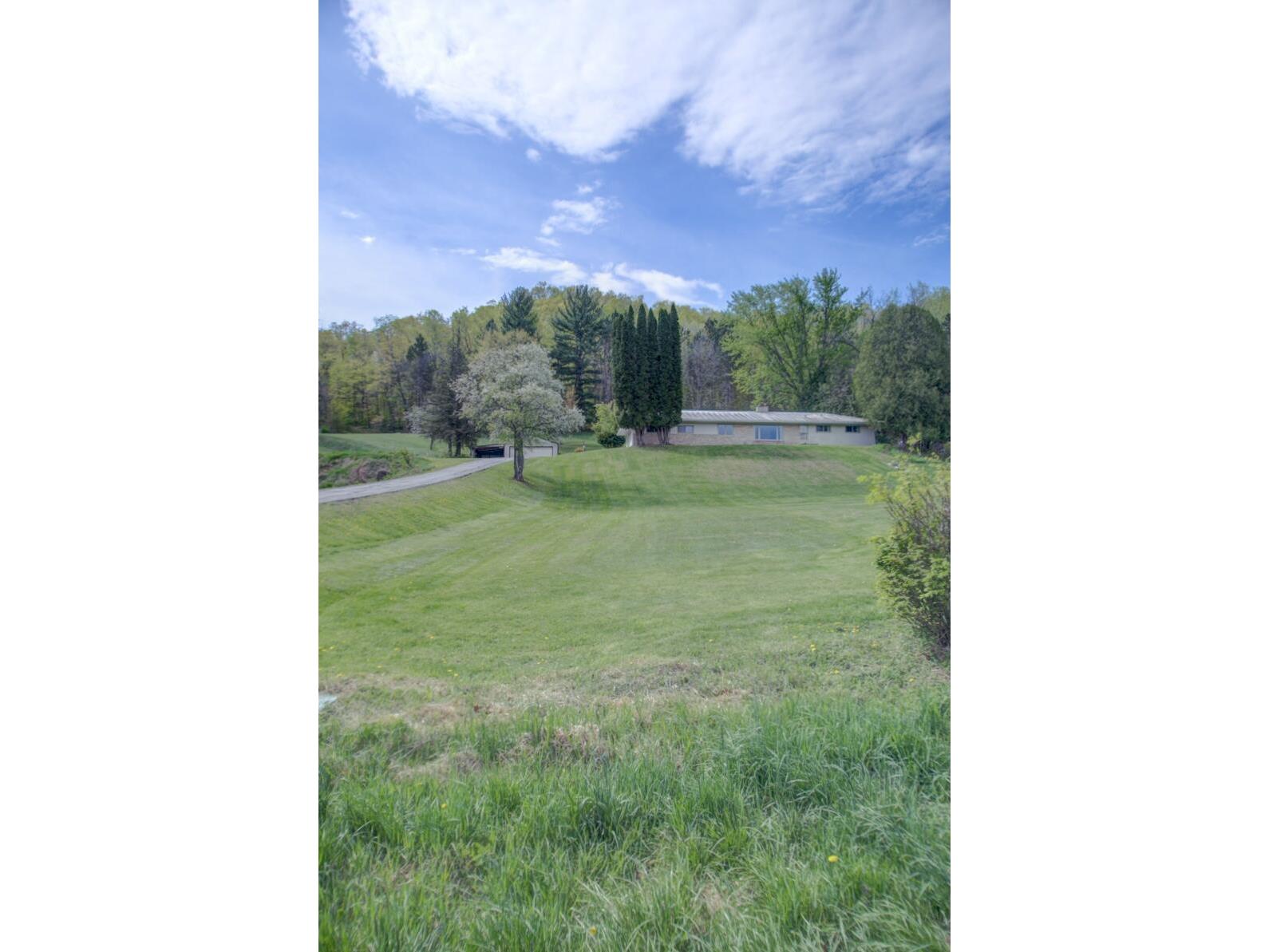 W601 Hillview Bergen WI 54658 1961622 image5
