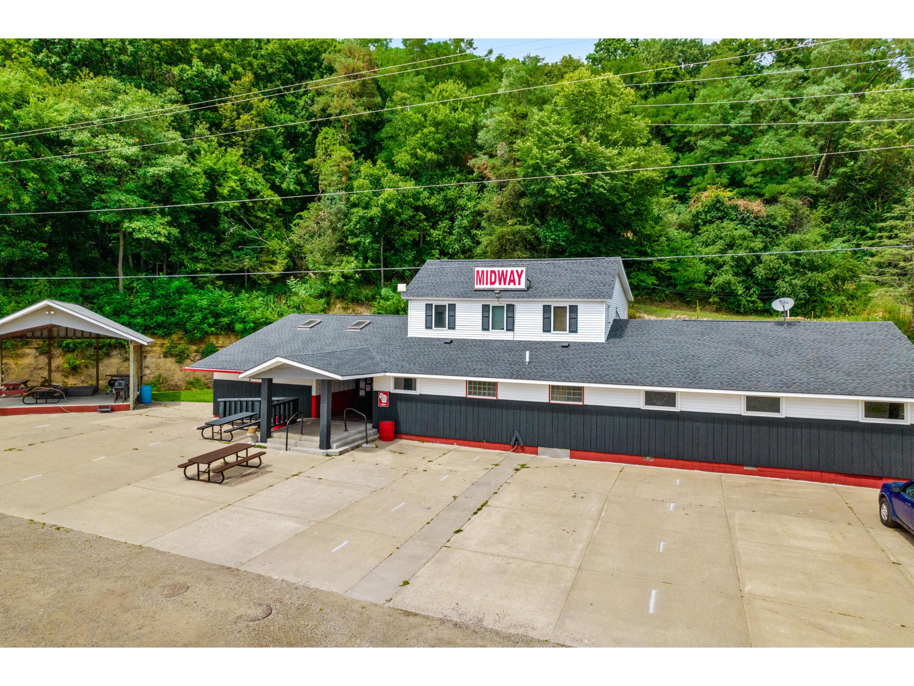 W626 Midway Buffalo City WI 54629 1915700 image1