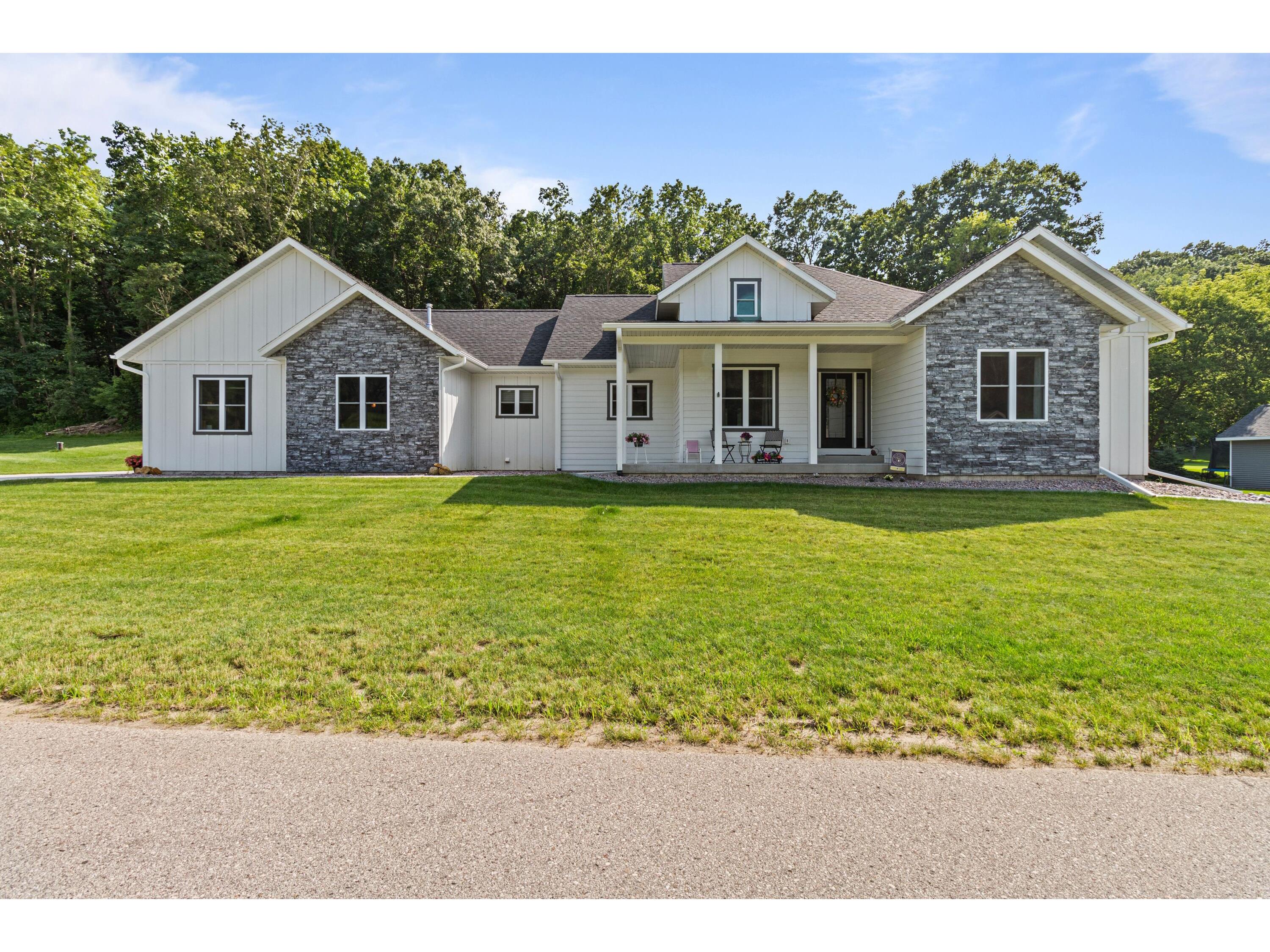 W6275 Pinewood Onalaska WI 54636 1885640 image1