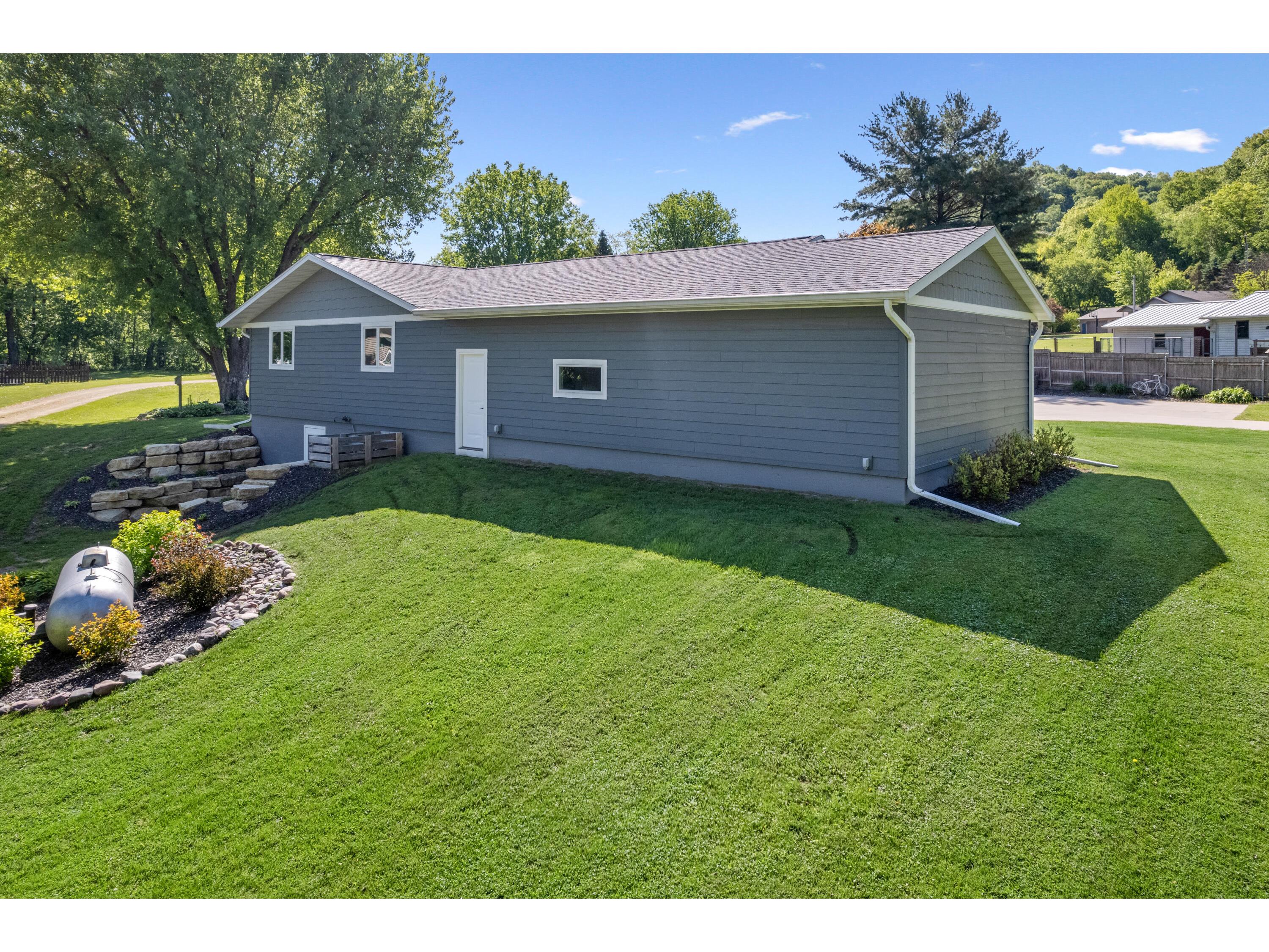 W770 Meadow Fountain City WI 54629 1919456 image34