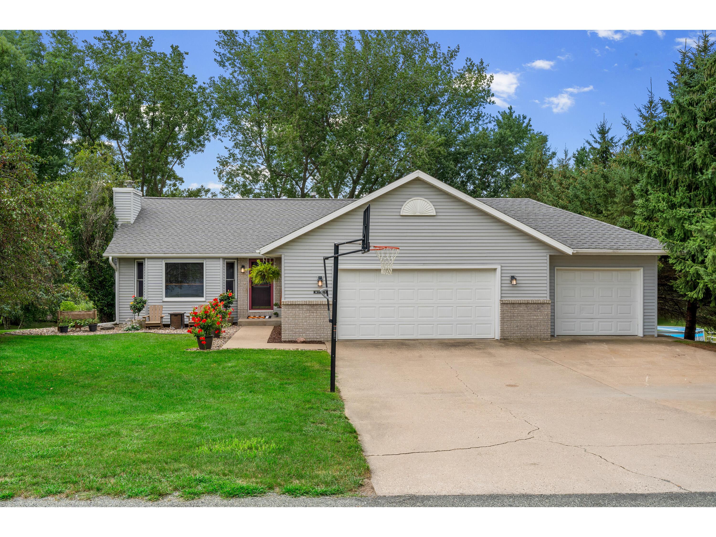 W7777 Windmill Holland WI 54636 1887211 image1